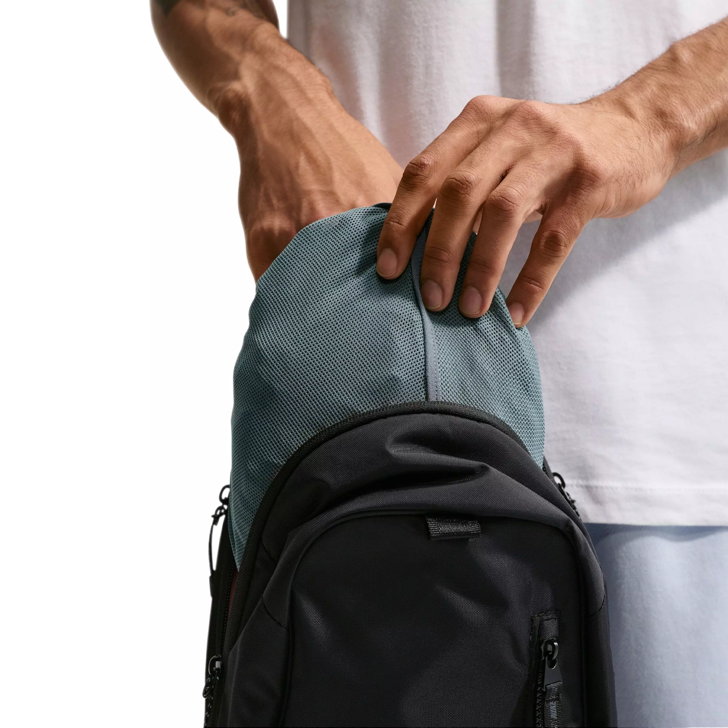 Nike Men's Windrunner Lightweight Half-Zip Jacket - MINERAL SLATE