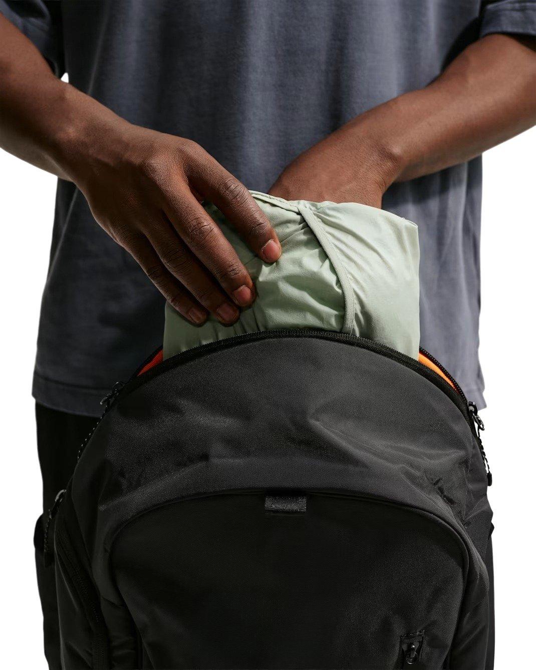 Nike Men's Windrunner Unlined Full-Zip UV Jacket - GREEN Thumbnail View 7