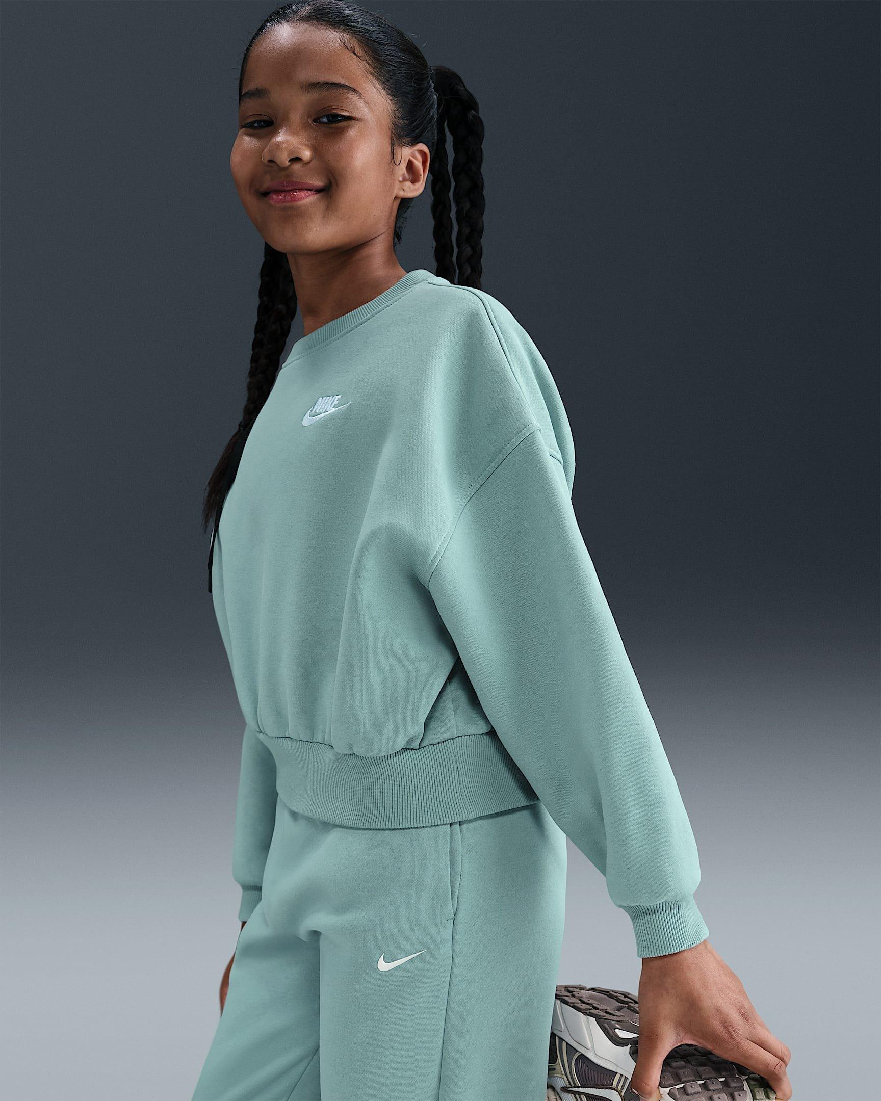 Nike Sportswear Club Fleece Boxy Big Girls' Green Crewneck Sweatshirt