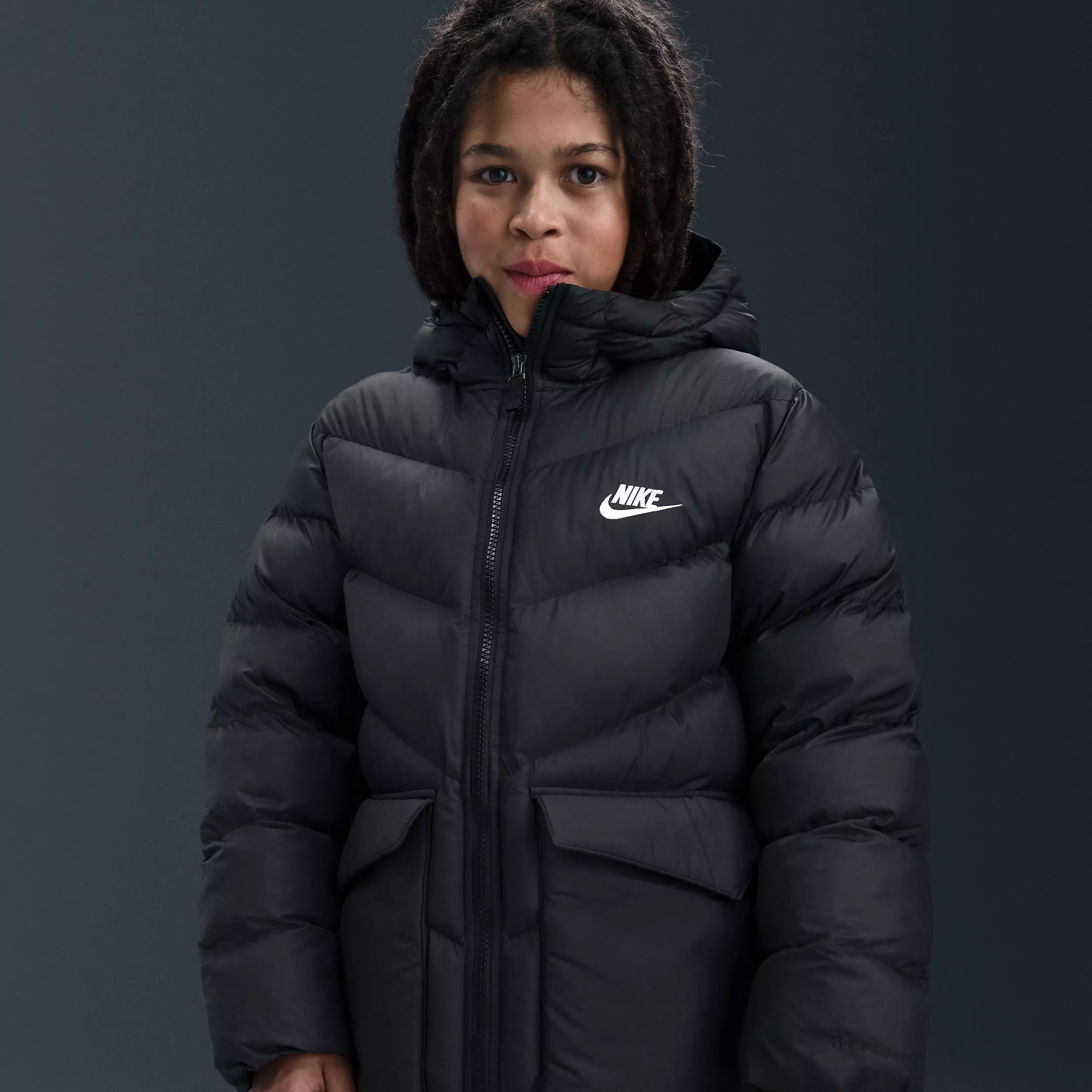 Nike Big Kids' Sportswear All Day Play Therma-FIT Loose-Fit Knee-Length Puffer Jacket - Black - BLACK