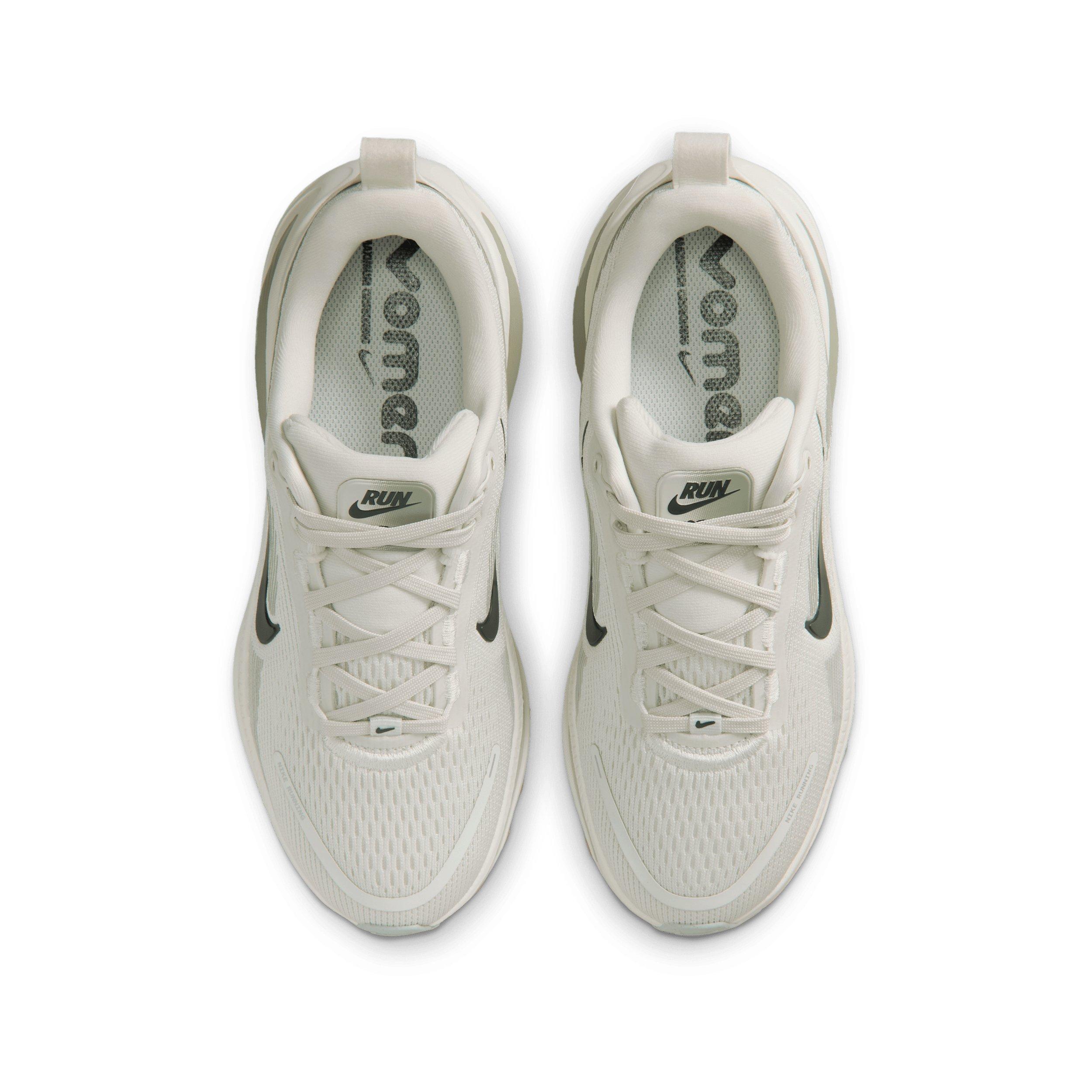 Nike Vomero 18 "Spruce Aura/Jade Horizon/Light Silver/Black Spruce" Grade School Boys' Running Shoe - SPRUCE/JADE/LT SILVER/SPRUCE Thumbnail View 4