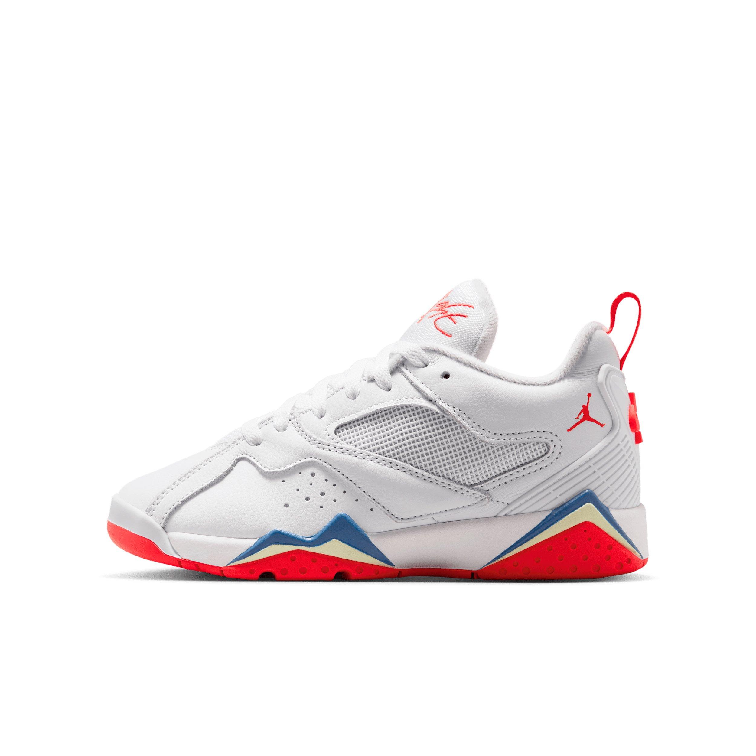 Jordan MVP 92 Grade School Boys' "White/Vast Grey/Game Royal/Infrared 23" Shoe