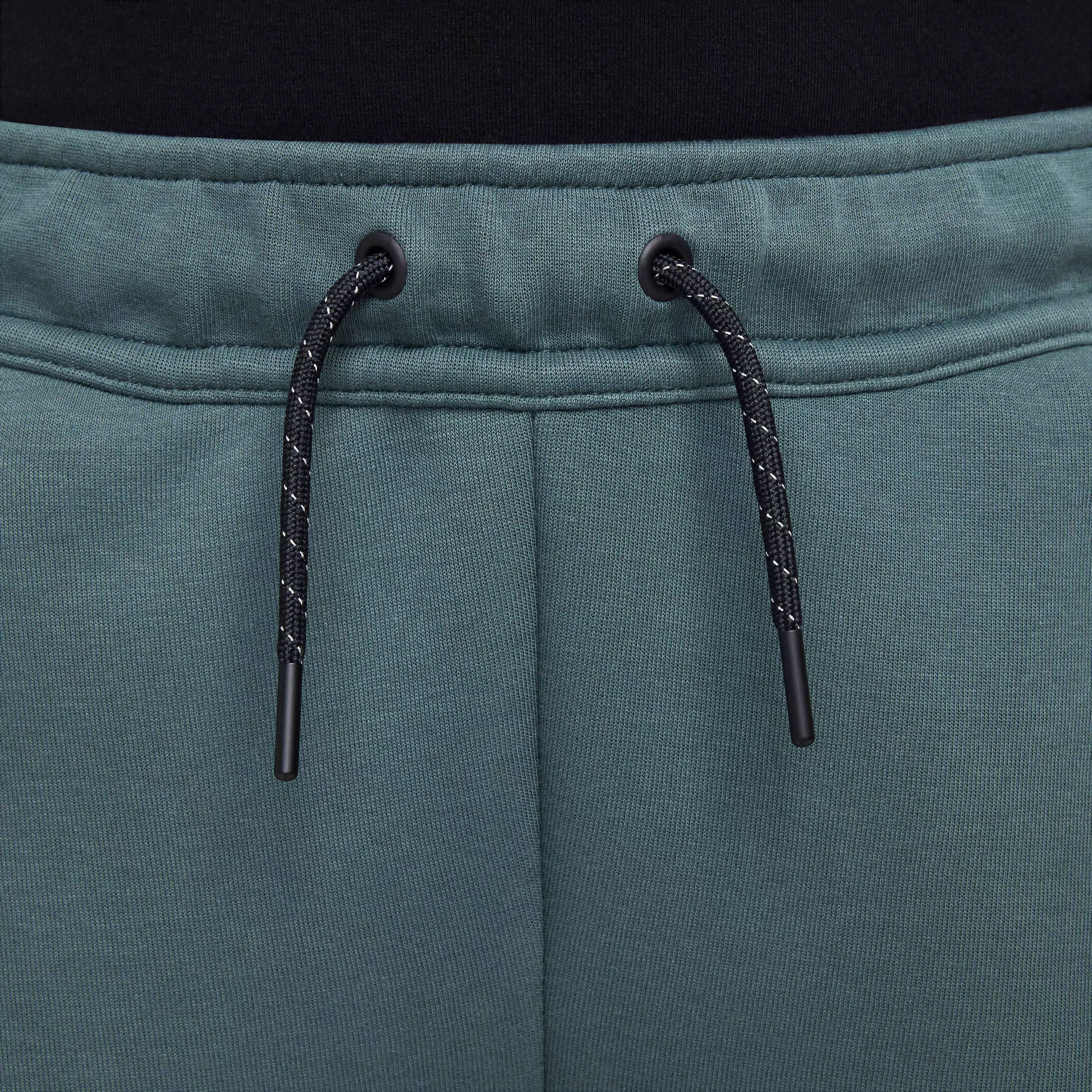 Nike Big Boys' Sportswear Tech Fleece Pants - GREEN