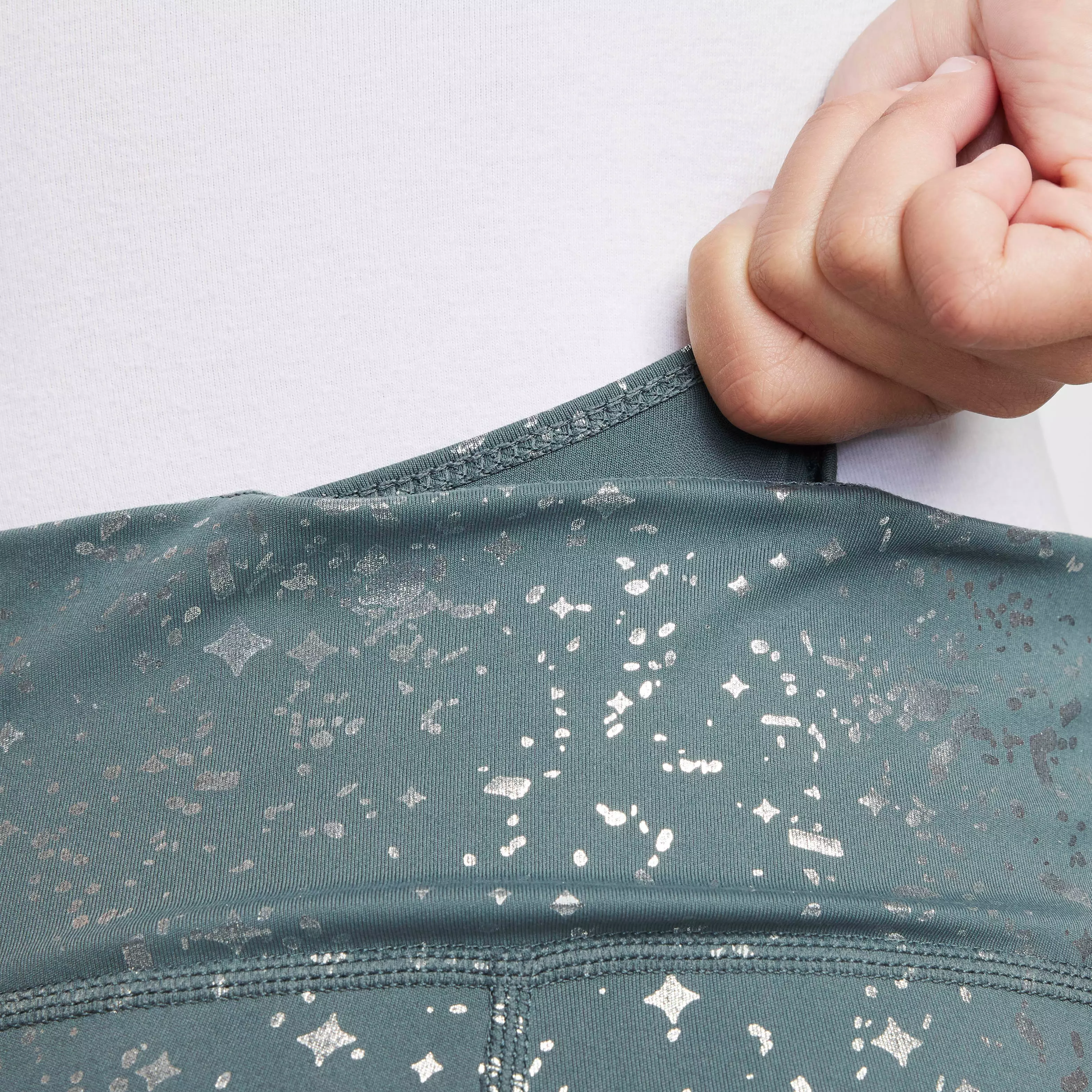 Nike Big Girls' One Dri-FIT High-Waisted Leggings - GREEN/SILVER