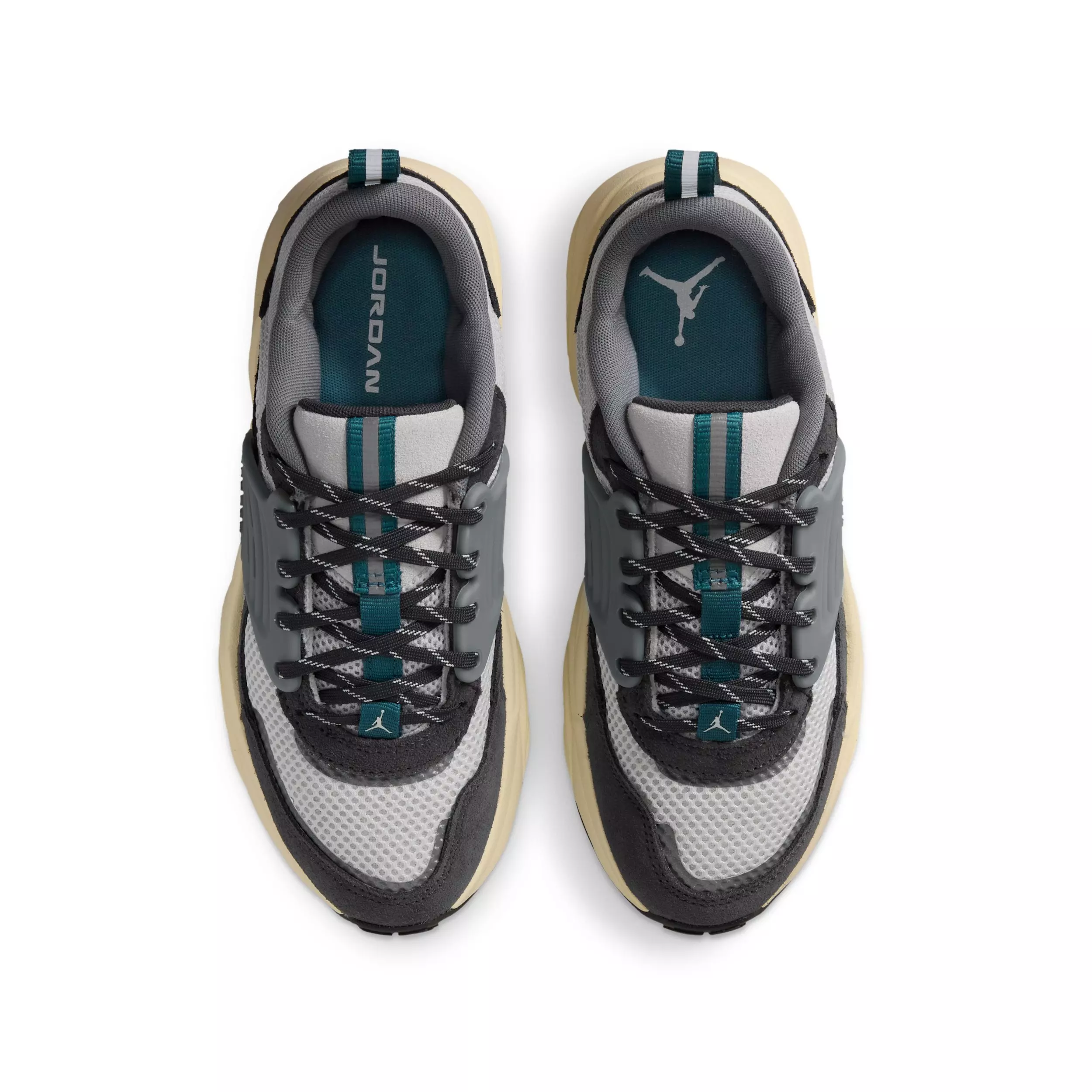 Jordan Trunner O/S "Photon Dust/Anthracite/Cool Grey/Ash Green" Grade School Boys' Shoe - DUST/ANTHRACITE/GREY/ASH
