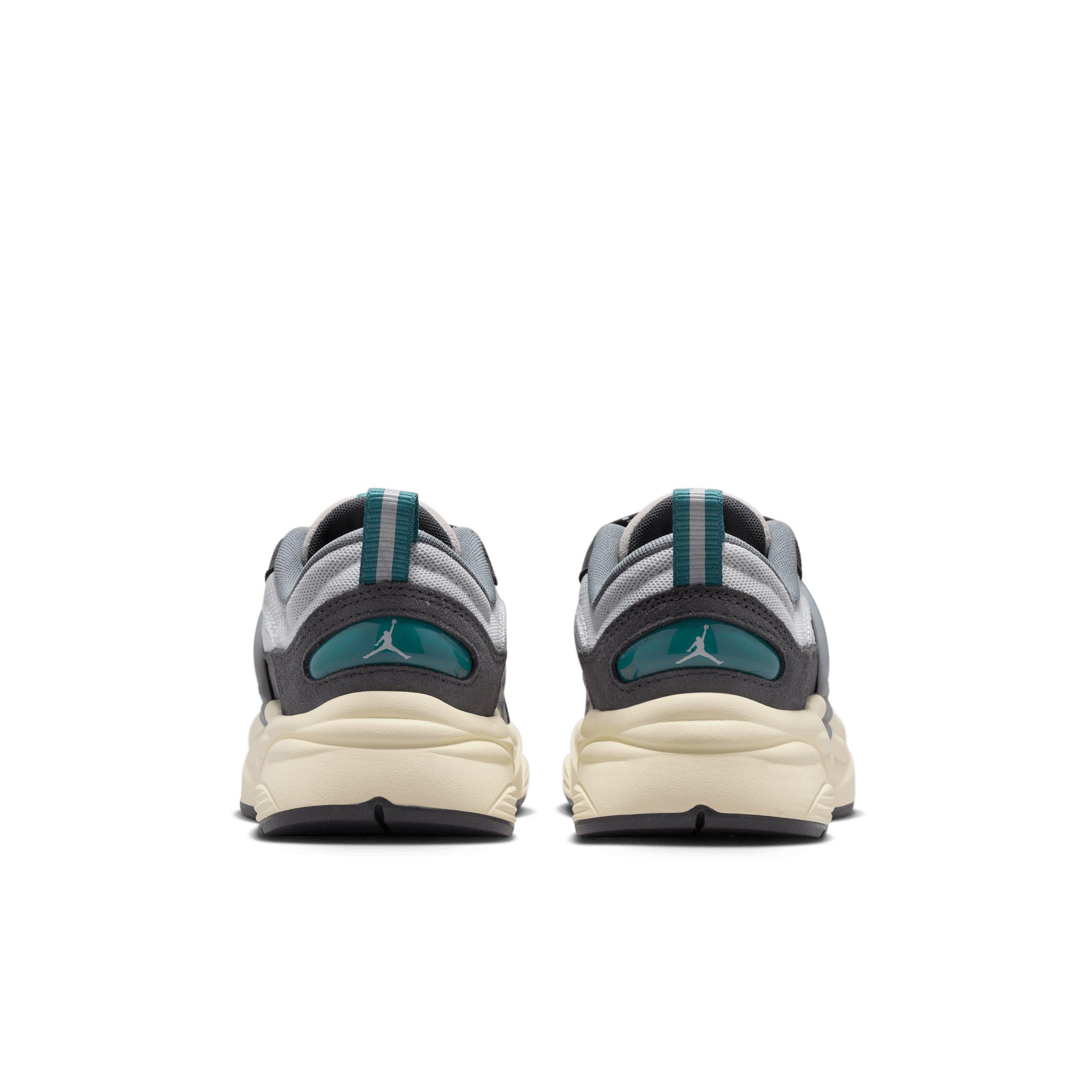 Jordan Trunner O/S "Photon Dust/Anthracite/Cool Grey/Ash Green" Grade School Boys' Shoe - DUST/ANTHRACITE/GREY/ASH Thumbnail View 5