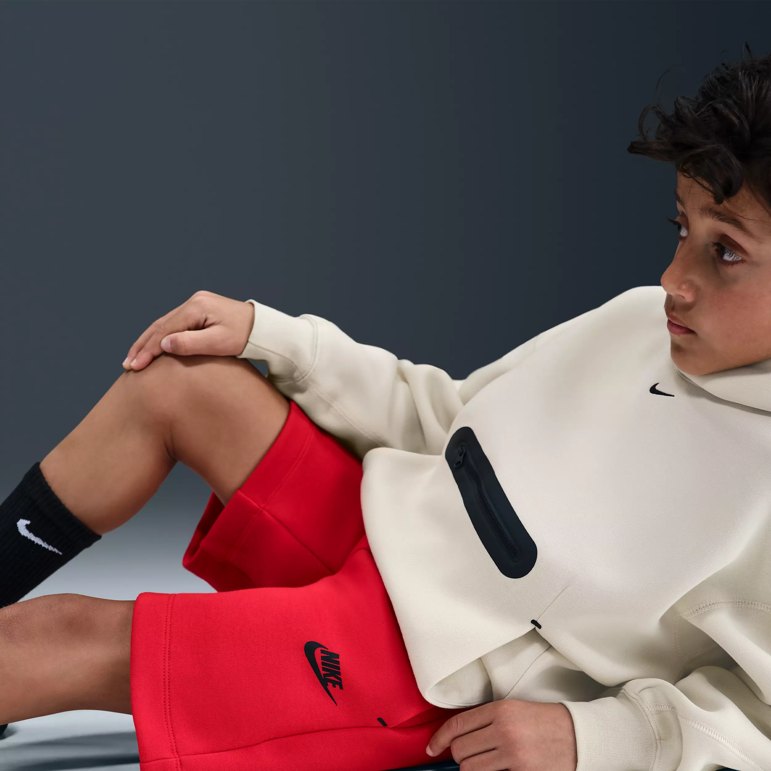 Nike Big Boys' Sportswear Tech Fleece Shorts - Red - RED