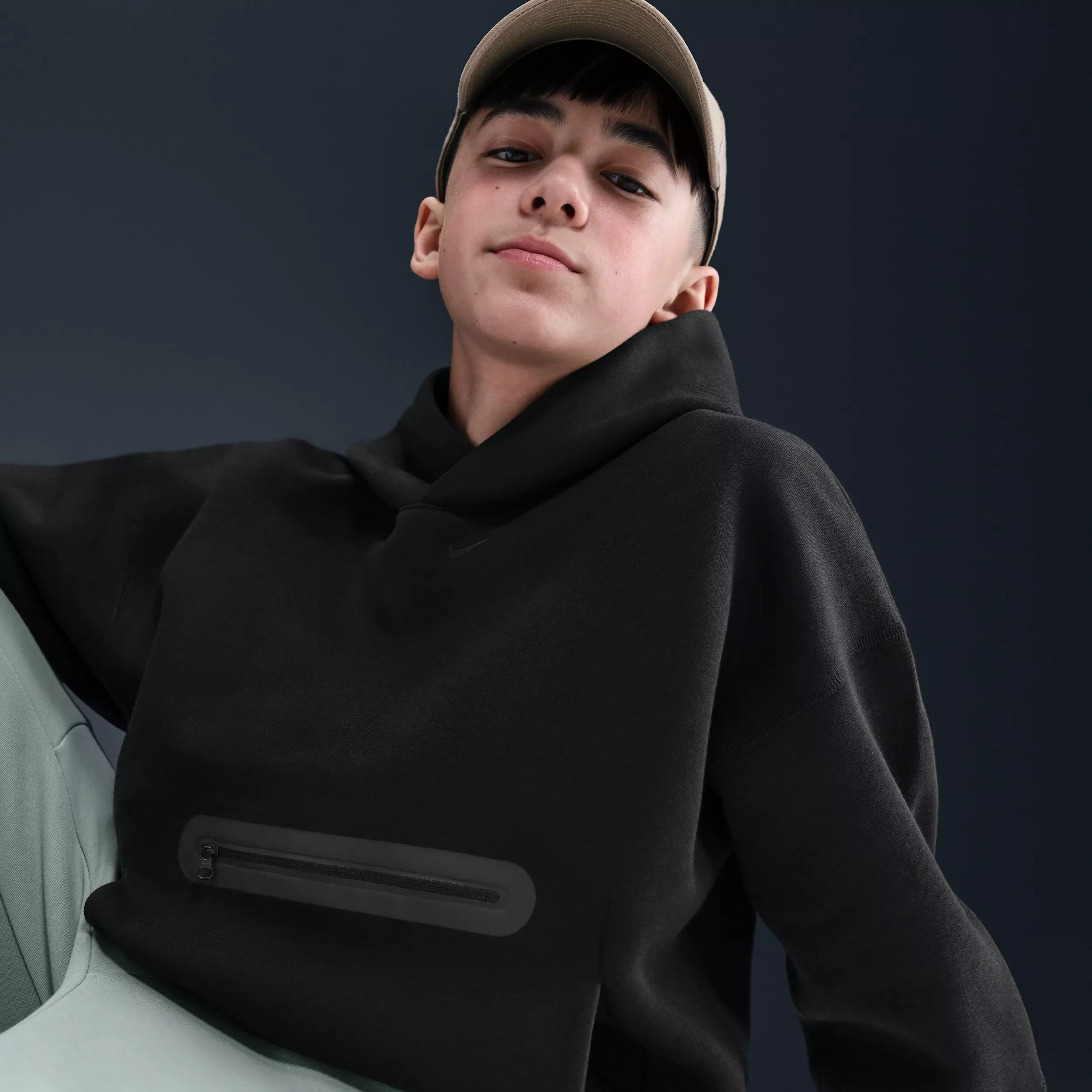 Nike Big Boys' Sportswear Tech Fleece Oversized Pullover Hoodie - Black - BLACK