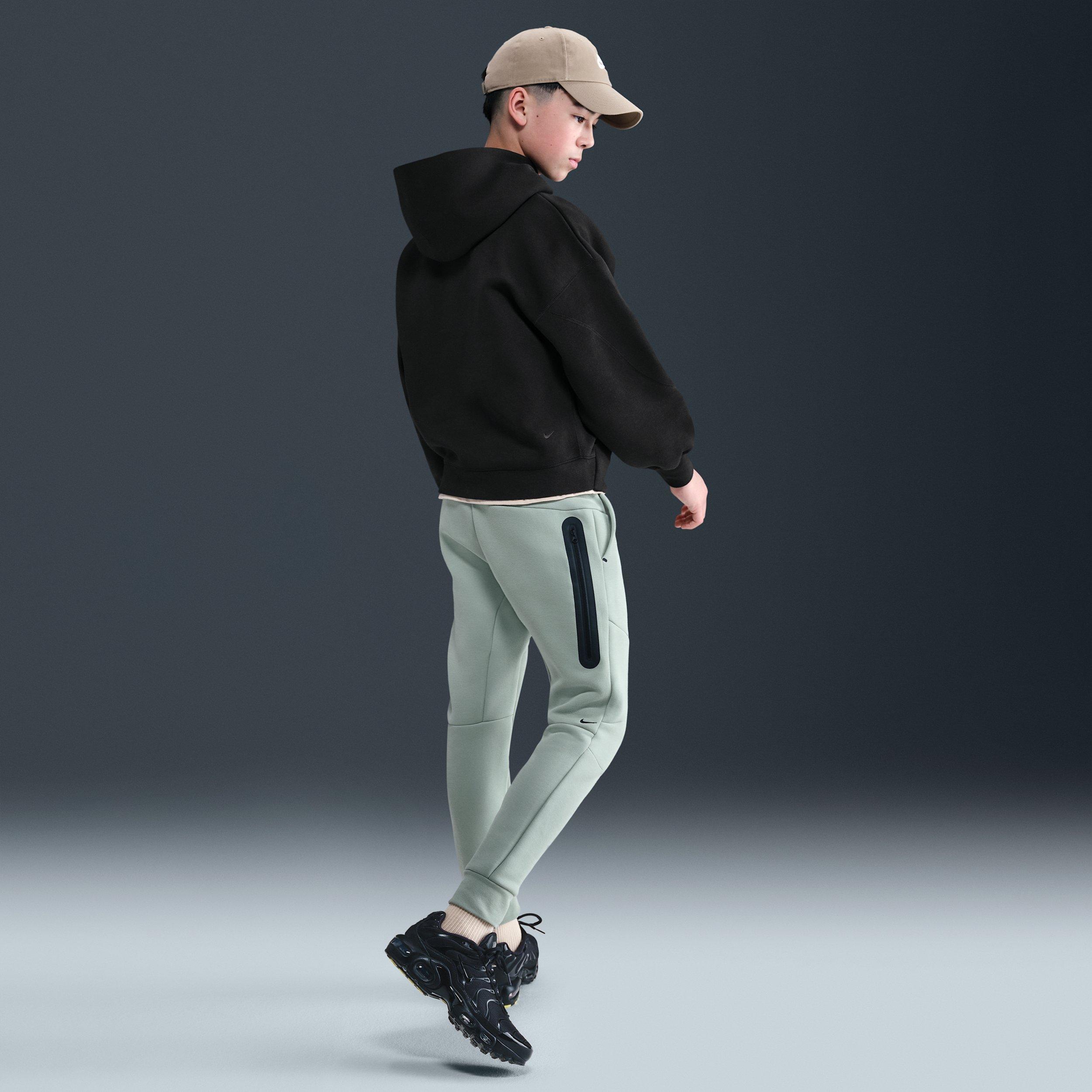 Nike Sportswear Tech Fleece Oversized Big Boys' Black Pullover Hoodie
