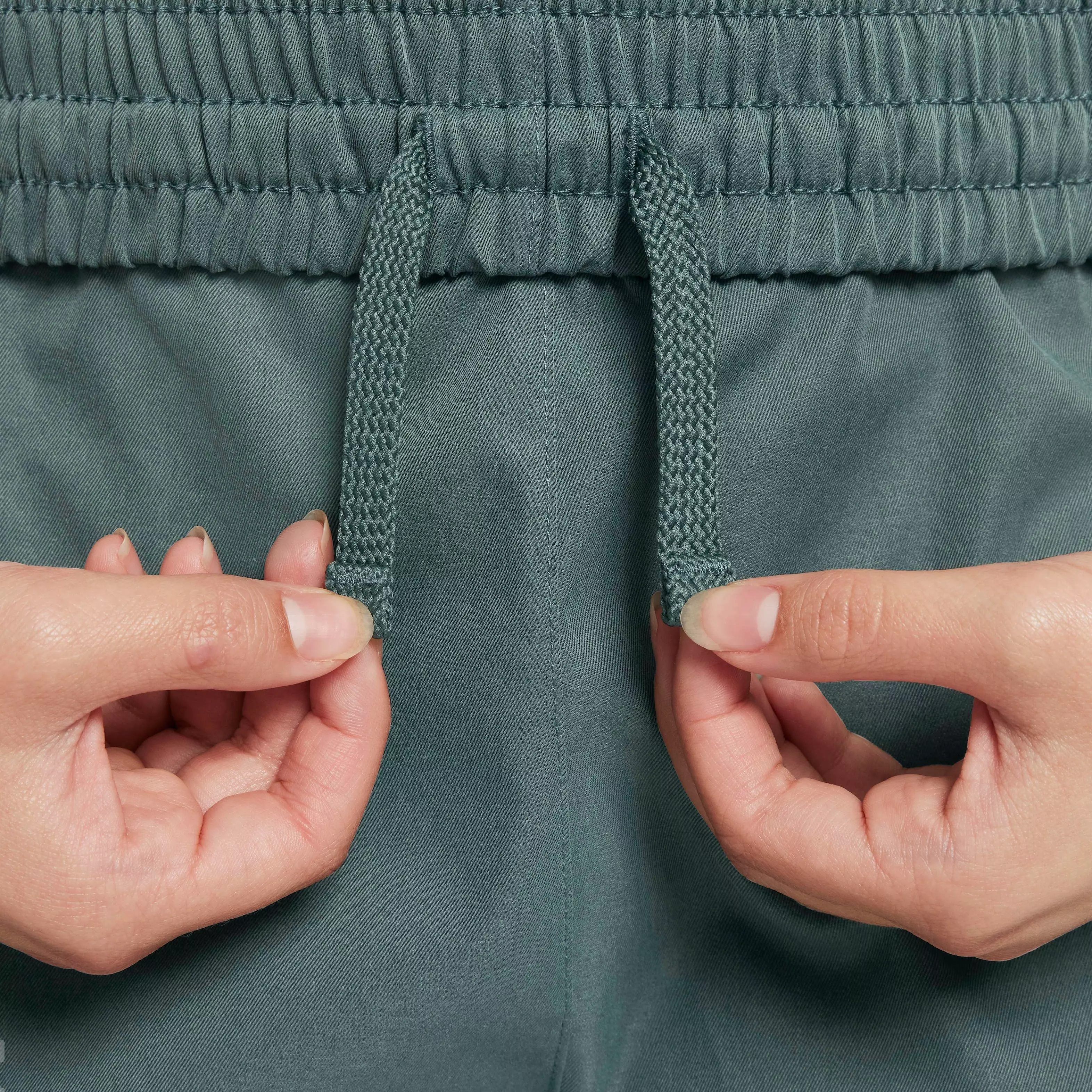 Nike Big Girls' Sportswear Cargo Pants - GREEN