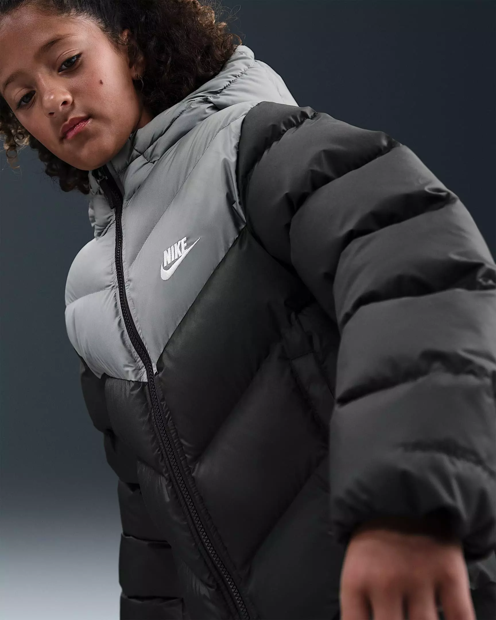 Nike Big Kids' Sportswear All Day Play Colorblock Therma-FIT Loose-Fit Puffer Jacket - Black - BLACK