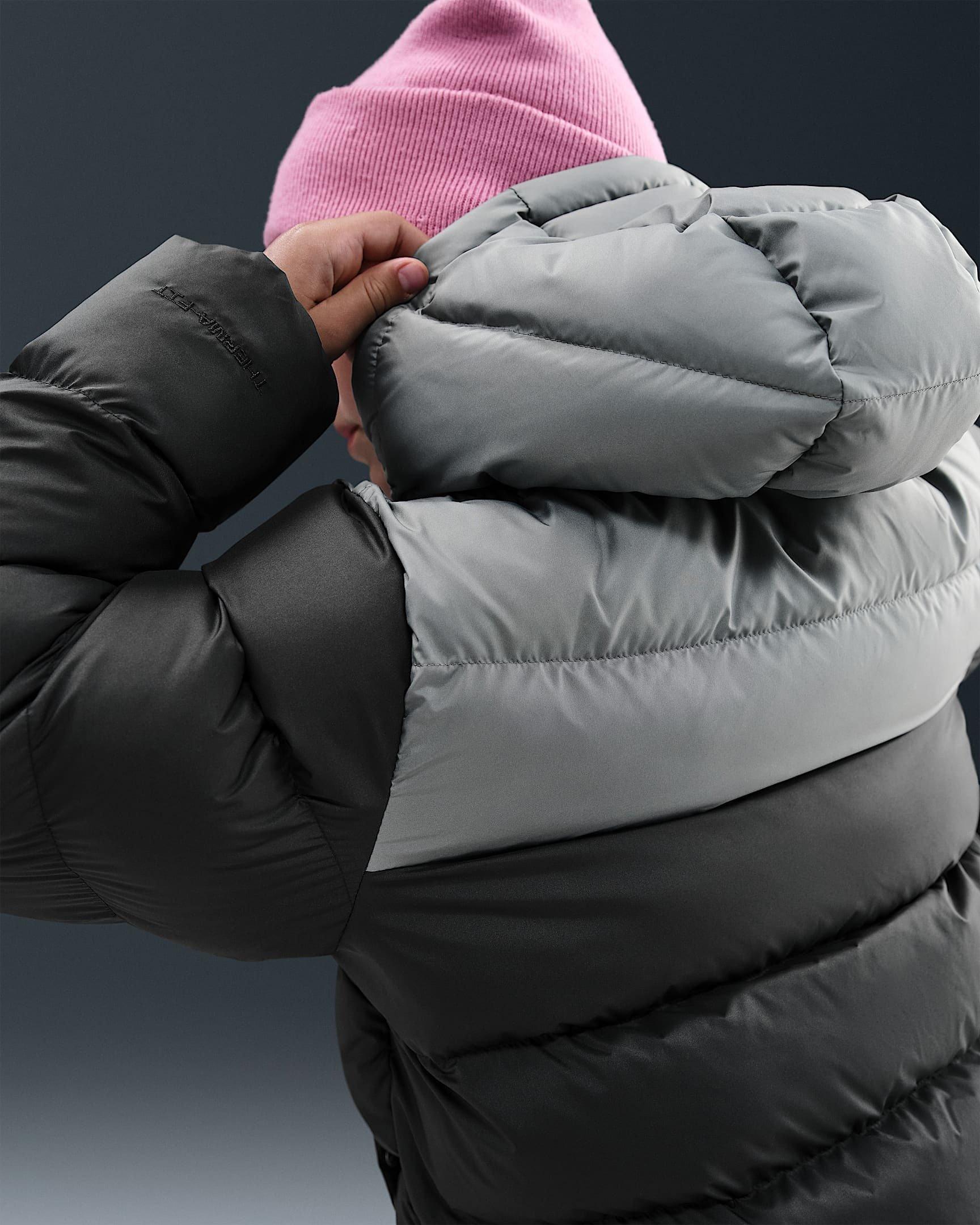 Nike Sportswear All Day Play Colorblock Therma-FIT Loose-Fit Big Kids' Black Puffer Jacket