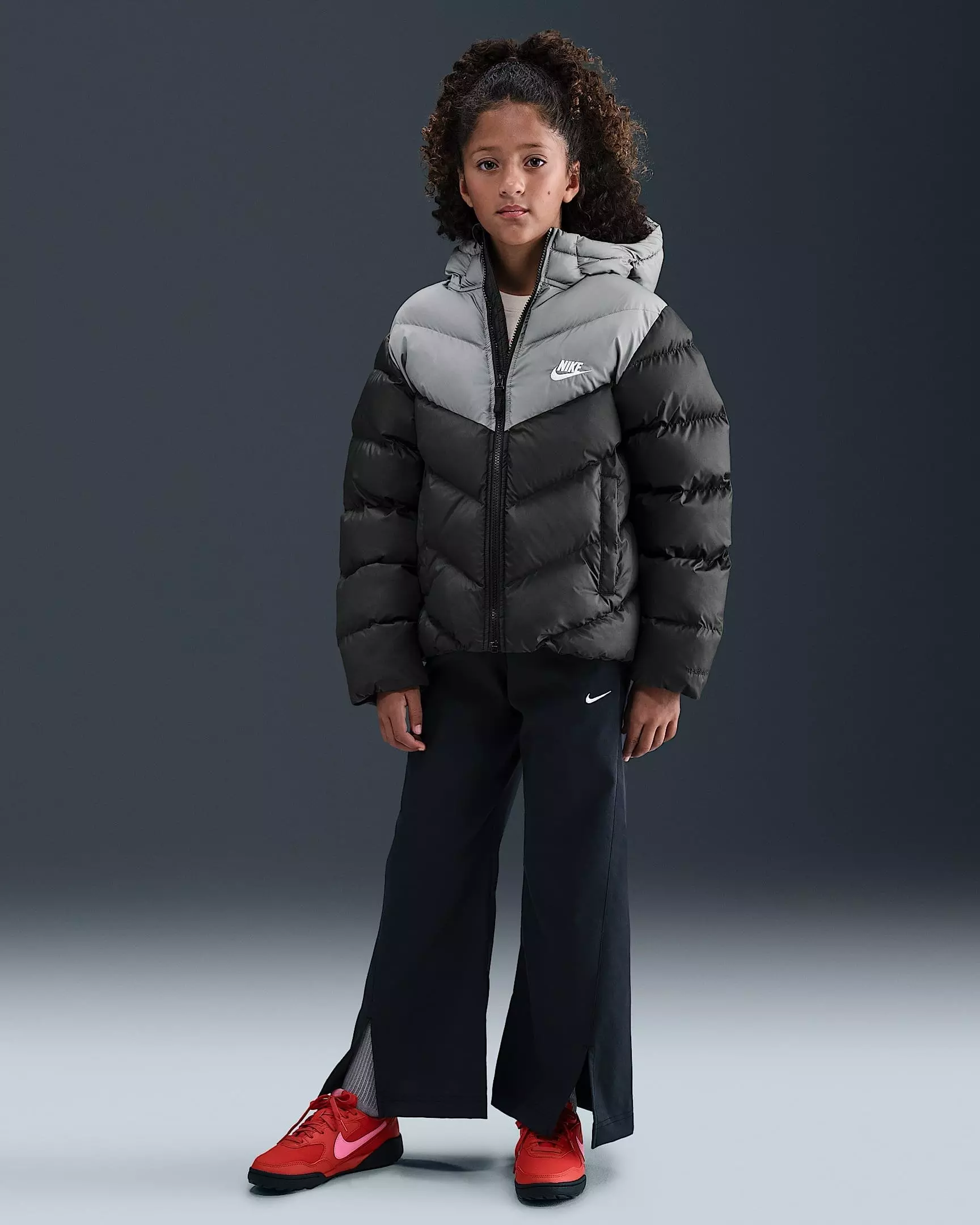 Nike Big Kids' Sportswear All Day Play Colorblock Therma-FIT Loose-Fit Puffer Jacket - Black - BLACK
