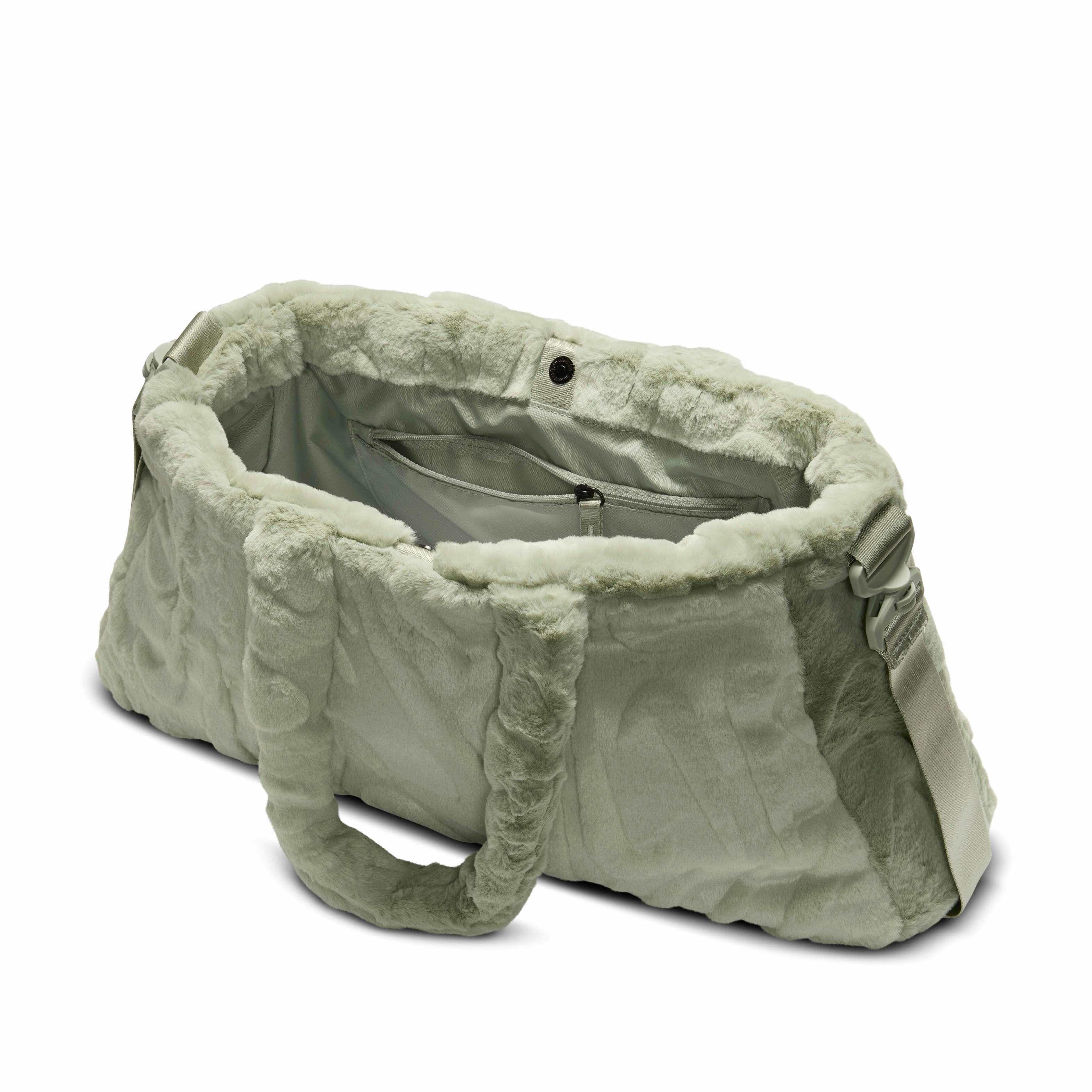 Nike Women's Sportswear Faux Fur Tote -Jade - JADE GREEN Thumbnail View 6