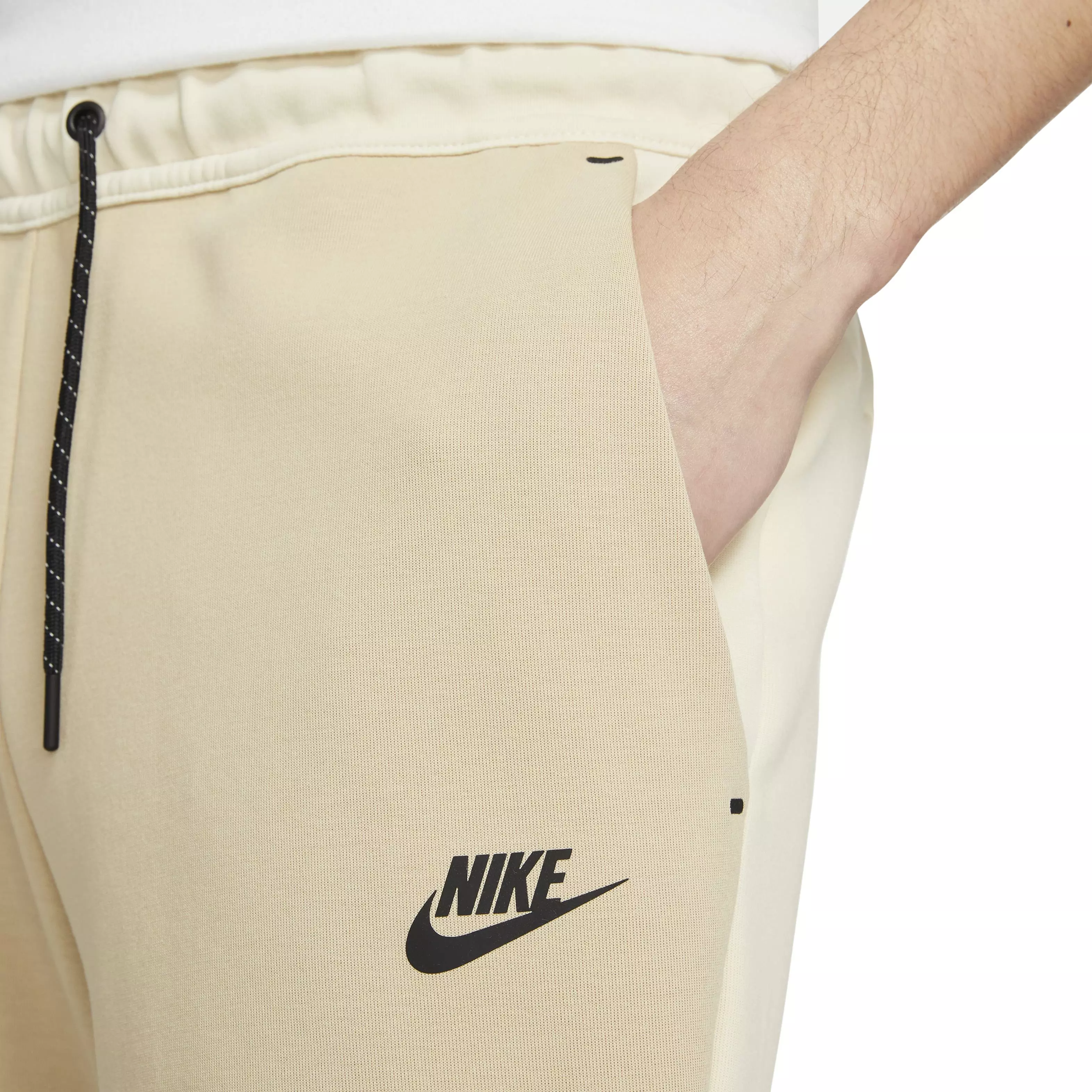 Nike Men's Sportswear Tech Fleece Joggers - BROWN