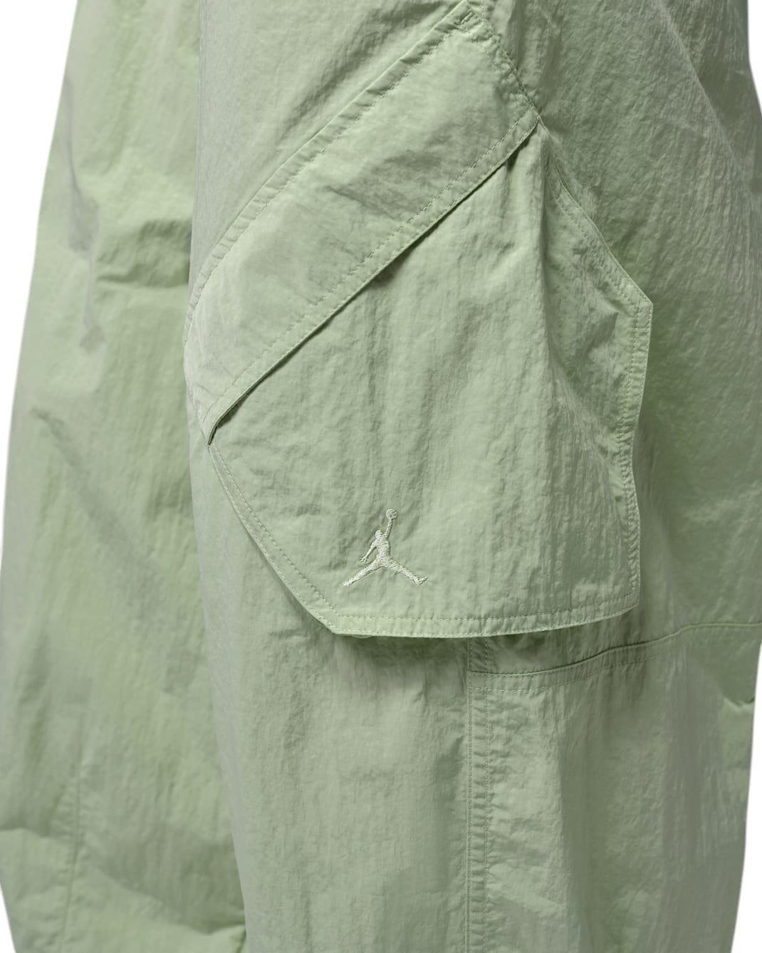 Jordan Women's Flight Chicago Adjustable Hem Parachute Pants - OLIVE