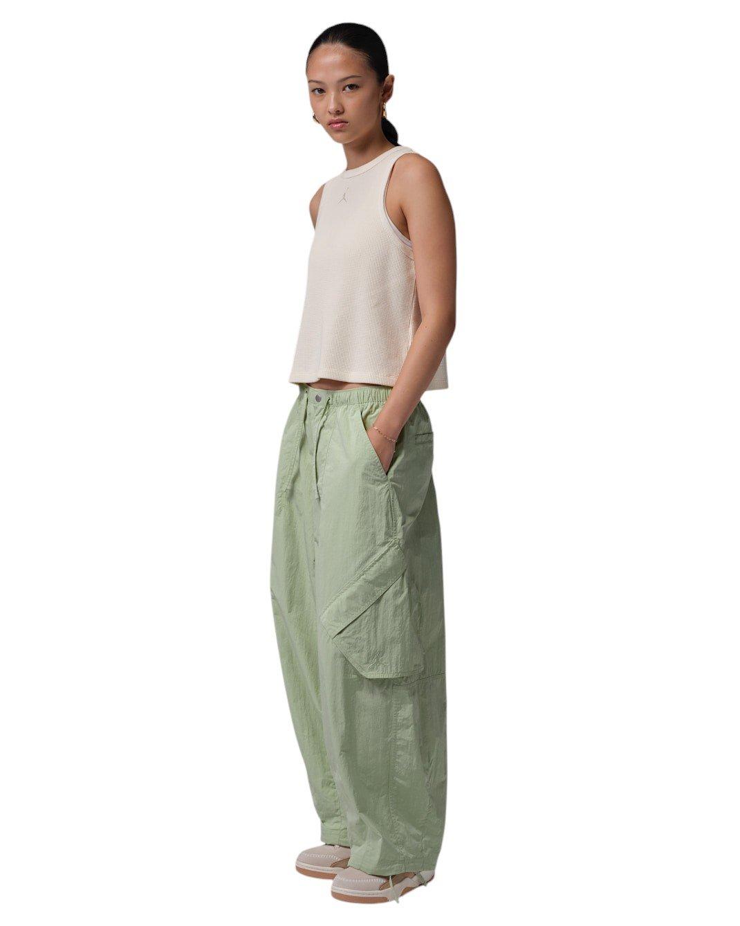 Jordan Women's Flight Chicago Adjustable Hem Parachute Pants - OLIVE