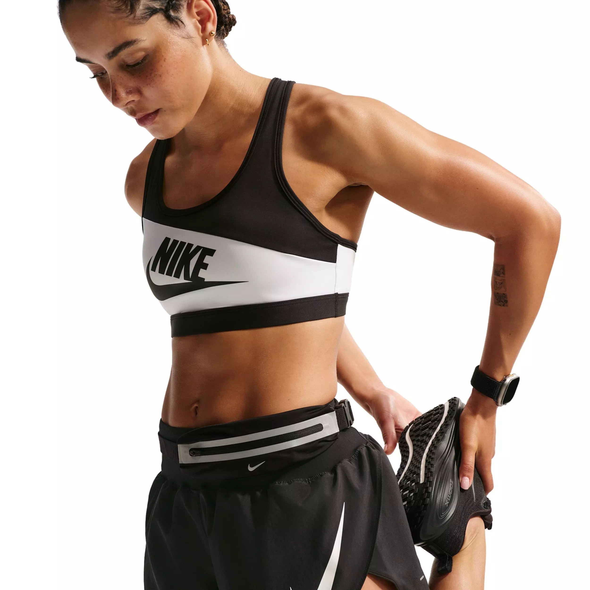 Nike Women's Swoosh Medium-Support Padded Sports Bra - WHITE/BLACK