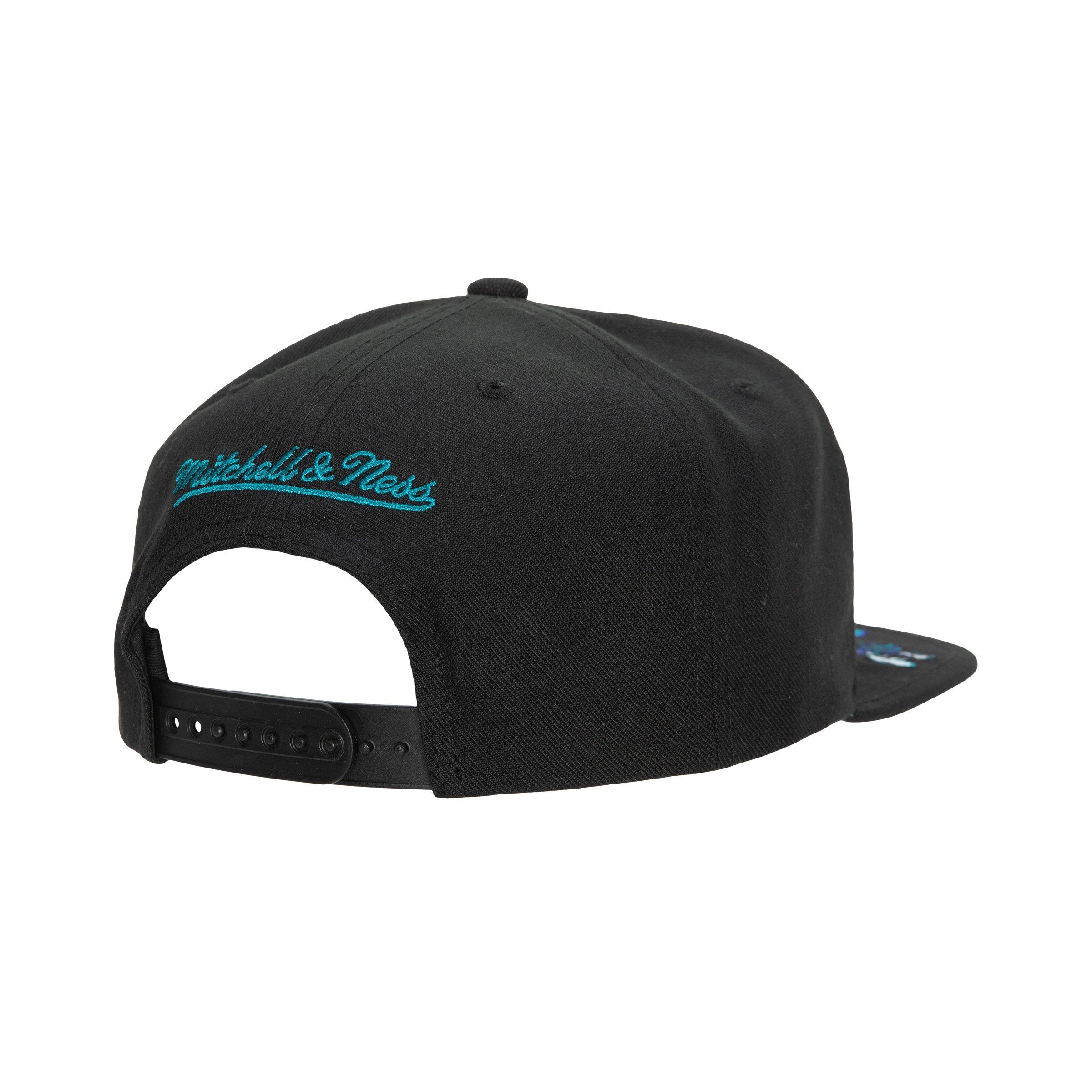 Pro Standard - Charlotte Hornets Logo Snapback Hat