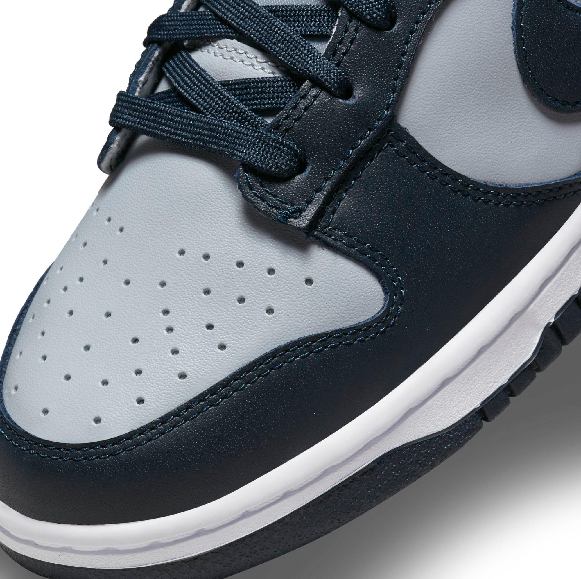 Sneakers Release – Nike Dunk Low Retro “University