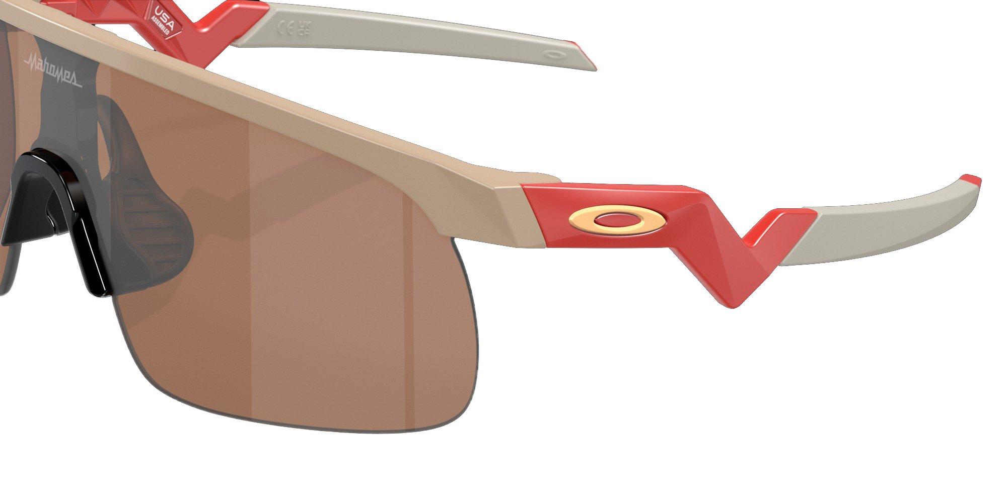 Oakley Youth Resistor x Patrick Mahomes II Tungsten Sunglasses - Terrain Tan - TAN Thumbnail View 4