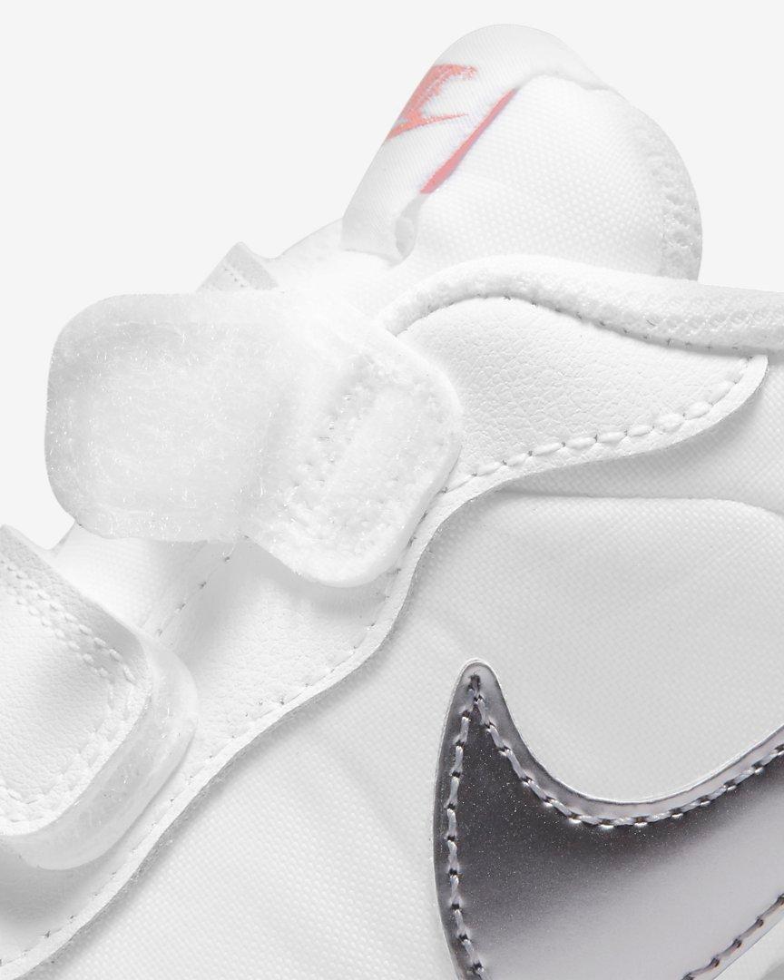 Nike MD Valiant "White/Silver" Preschool Girls' Shoe - WHITE Thumbnail View 8