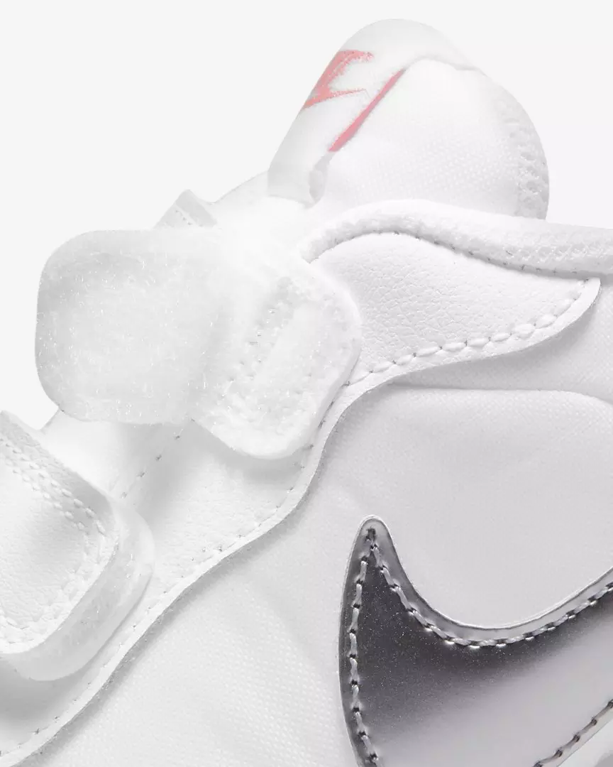 Nike MD Valiant "White/Silver" Preschool Girls' Shoe - WHITE