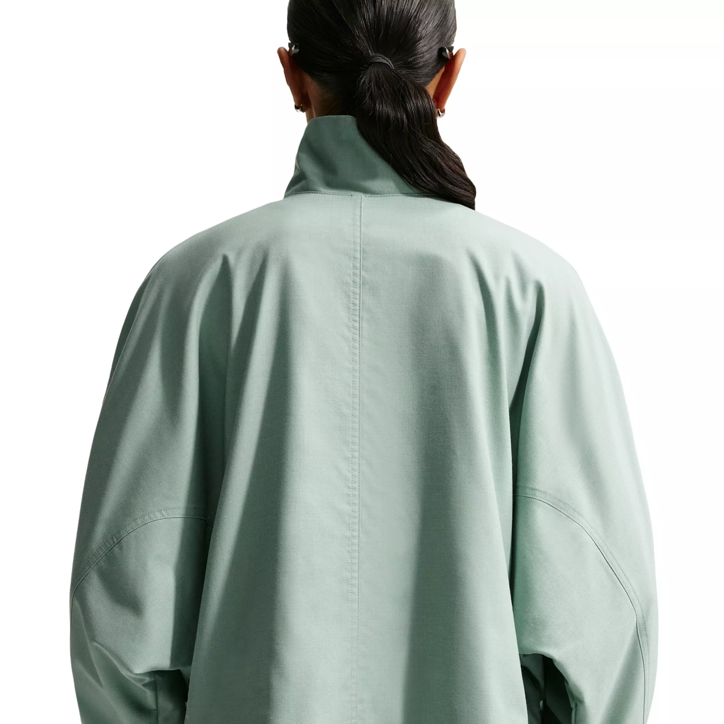 Nike Women's Sportswear Oversized Woven Jacket - LIGHT GREEN