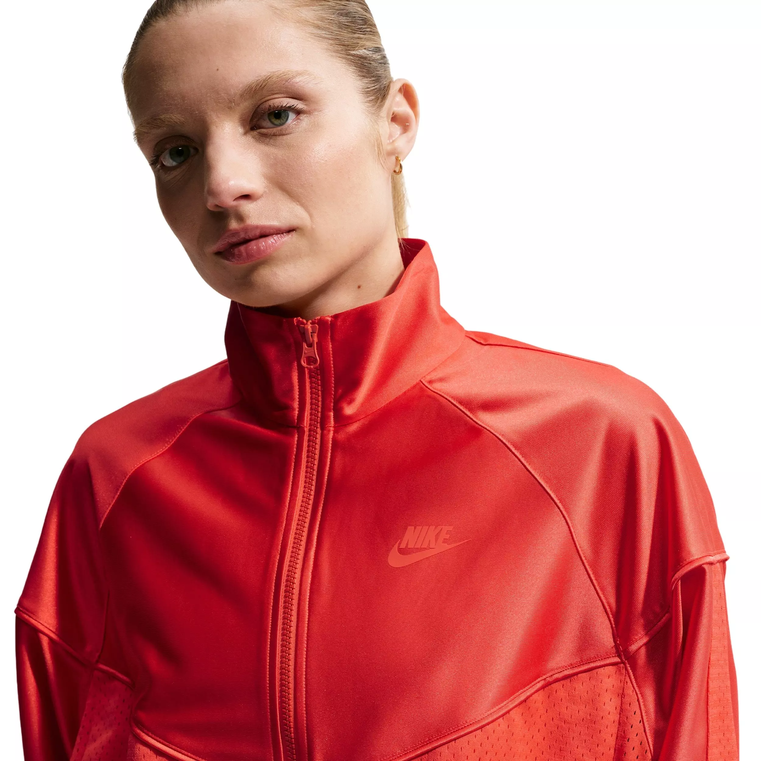 Nike Women's Sportswear Oversized Windrunner Jacket - CRIMSON