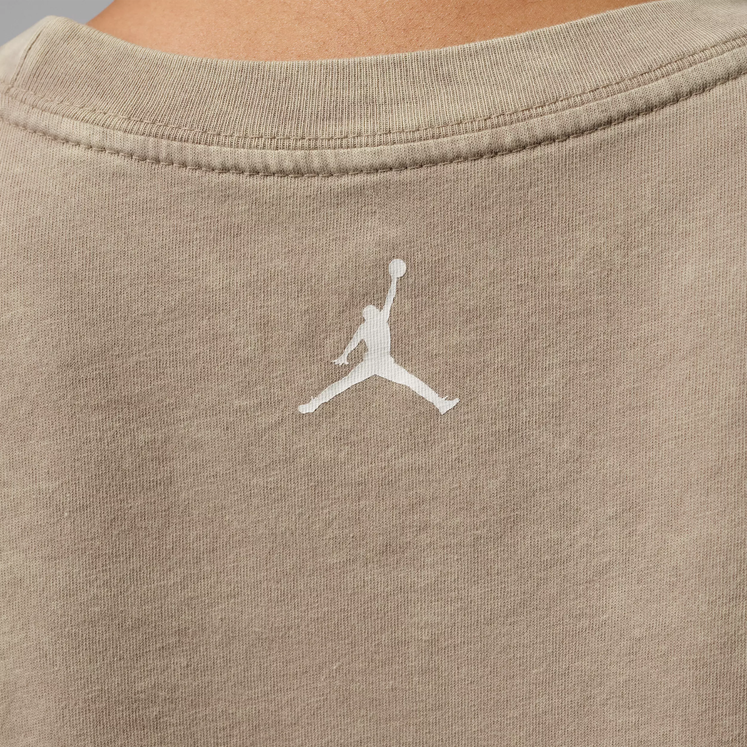 Jordan Women's Flight Short-Sleeve Graphic Tee - KHAKI