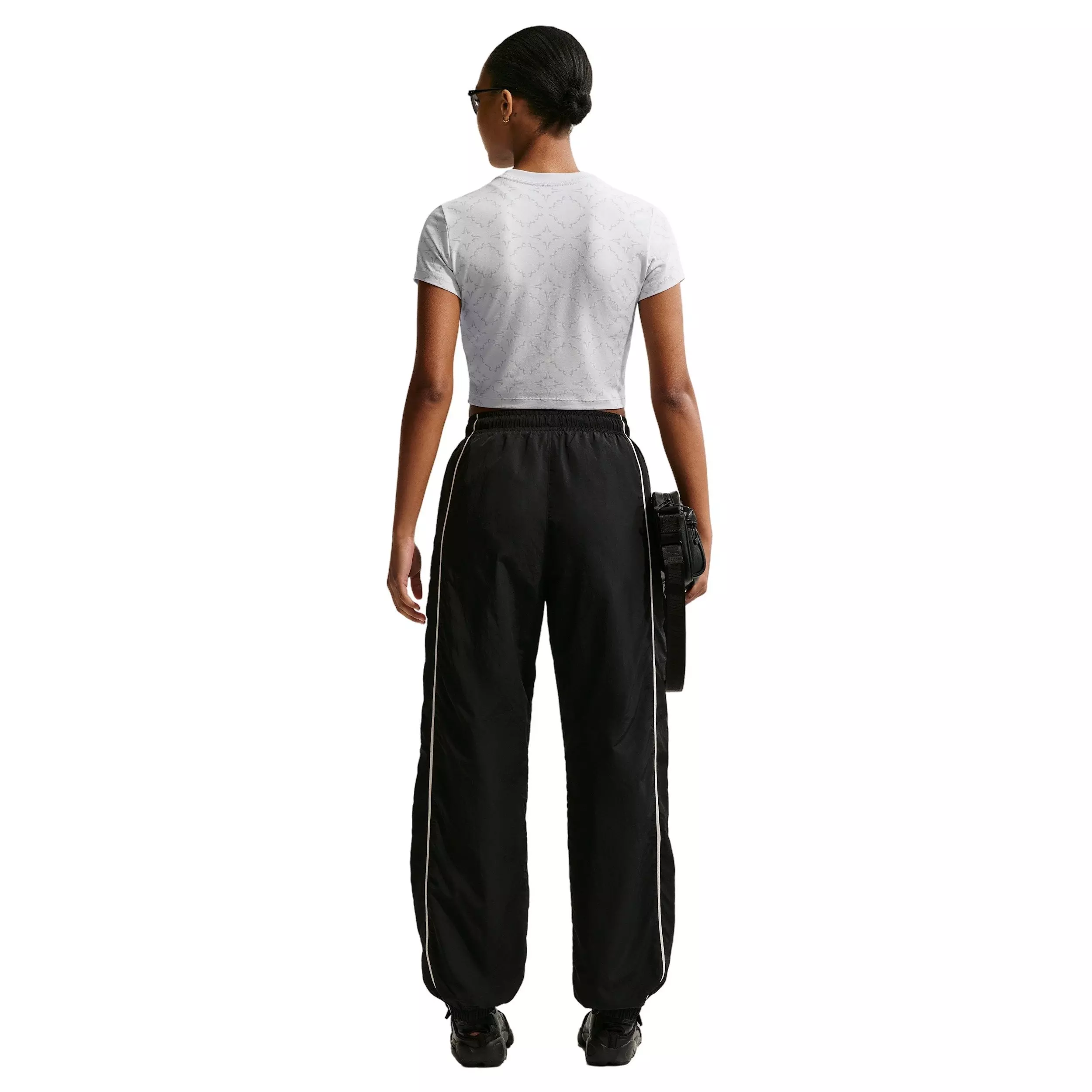 Nike Women's Sportswear Chill Knit Slim Cropped T-Shirt - GREY