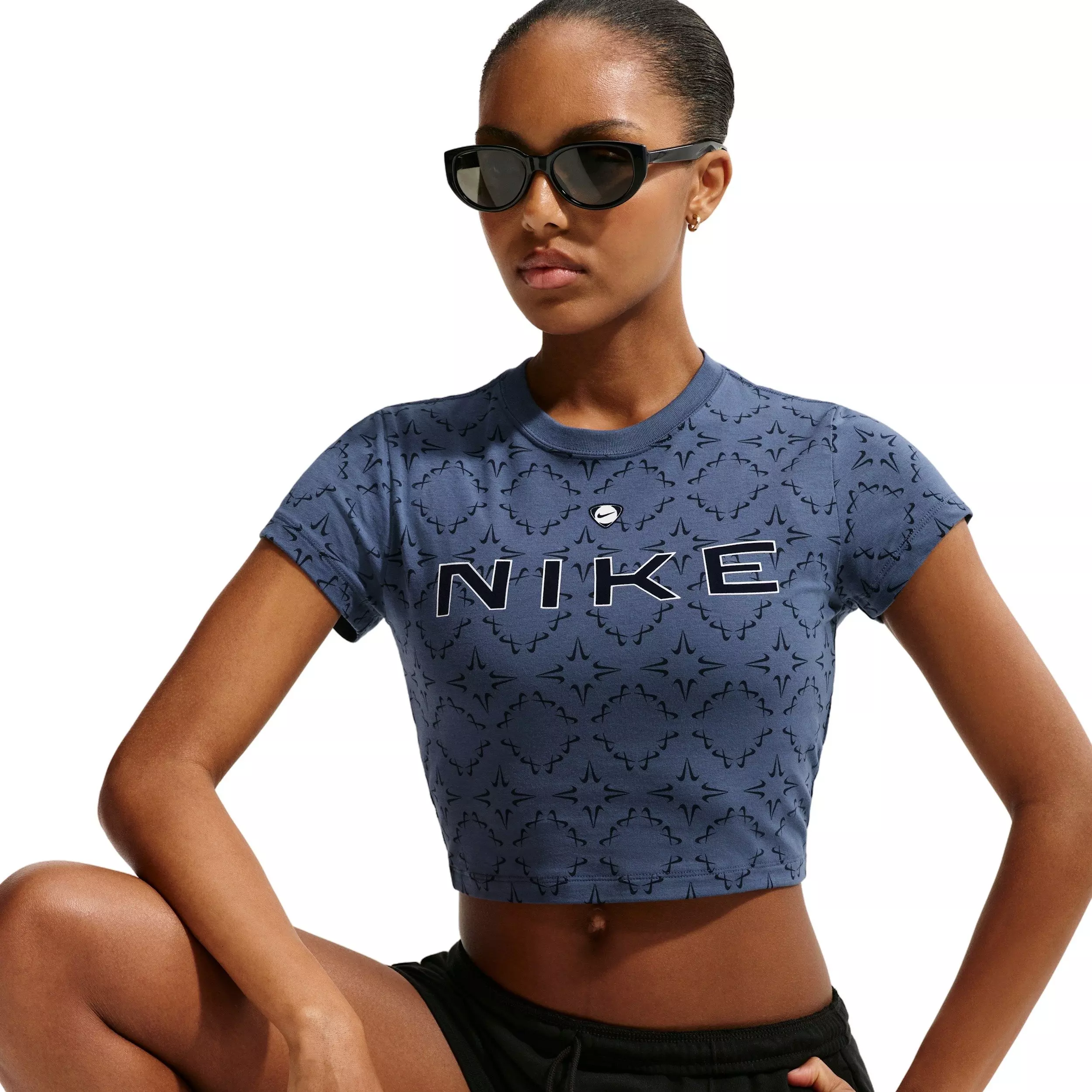 Nike Women's Sportswear Chill Knit Slim Short Sleeve Cropped T-Shirt - NAVY