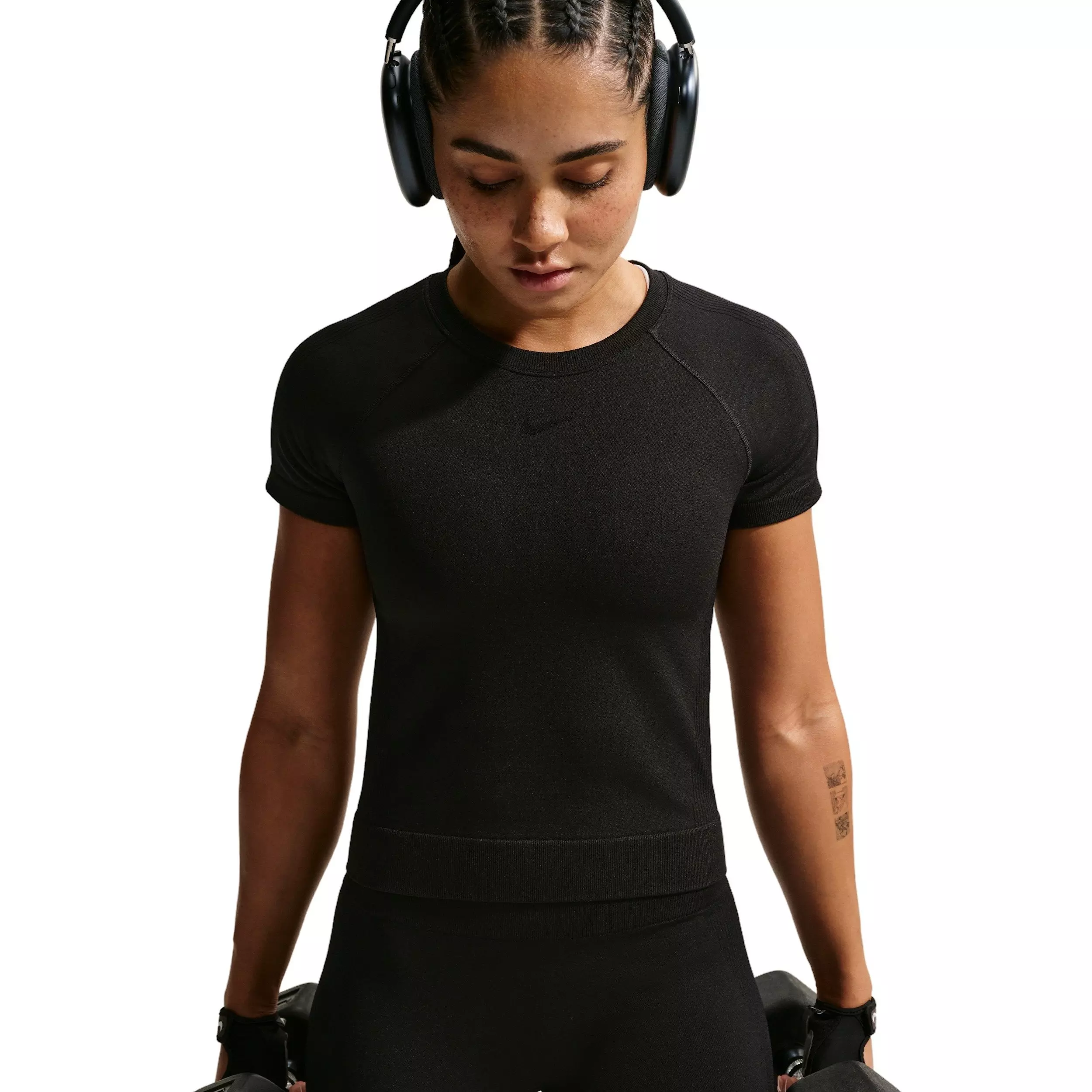 Nike Women's Pro Seamless Short-Sleeve Dri-FIT T-Shirt - BLACK
