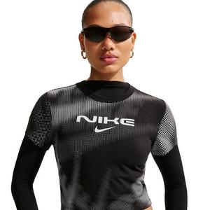 Nike Women's Sportswear Chill Knit Slim Cropped T-Shirt