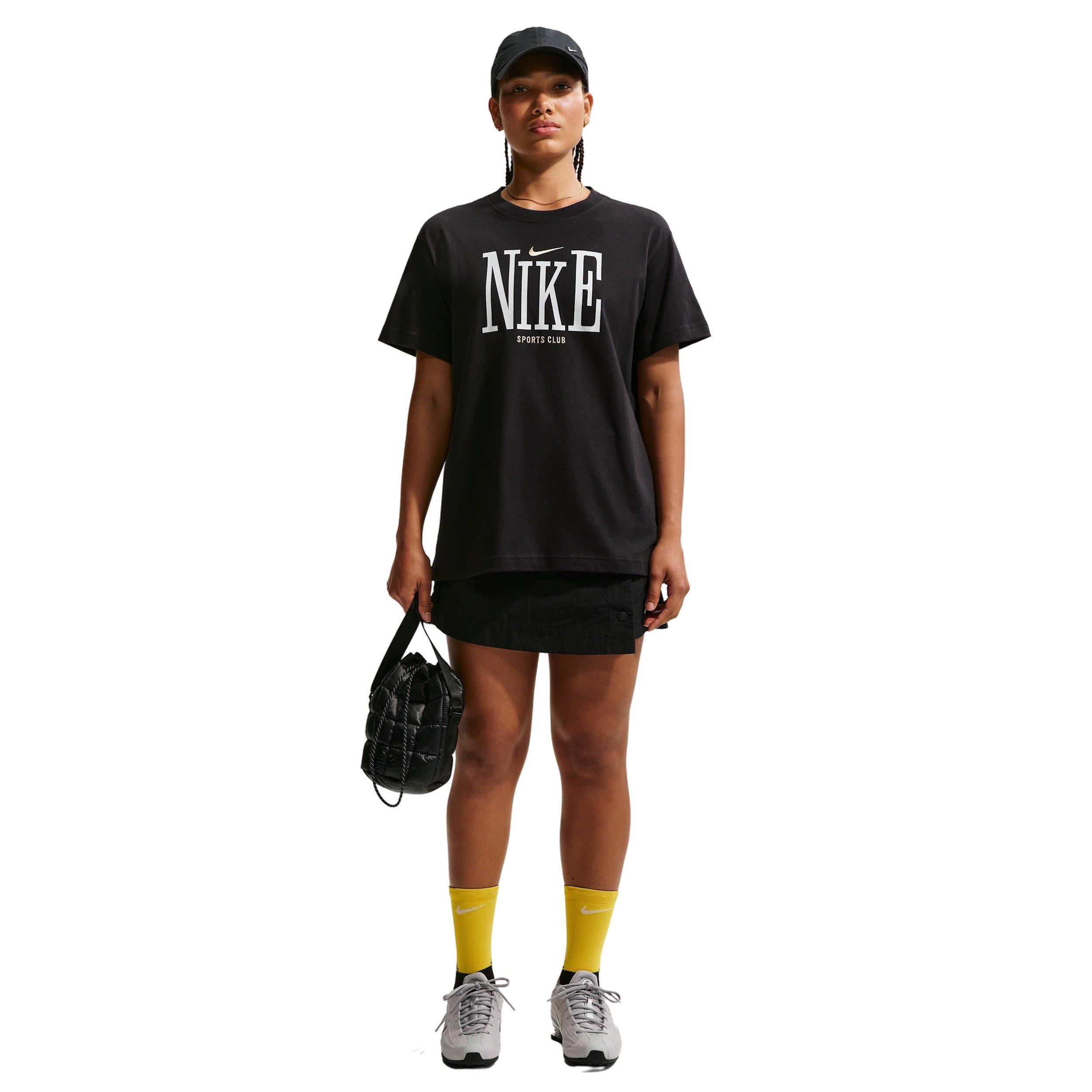 Nike Women's Sportswear Classic Oversized T-Shirt - BLACK Thumbnail View 4