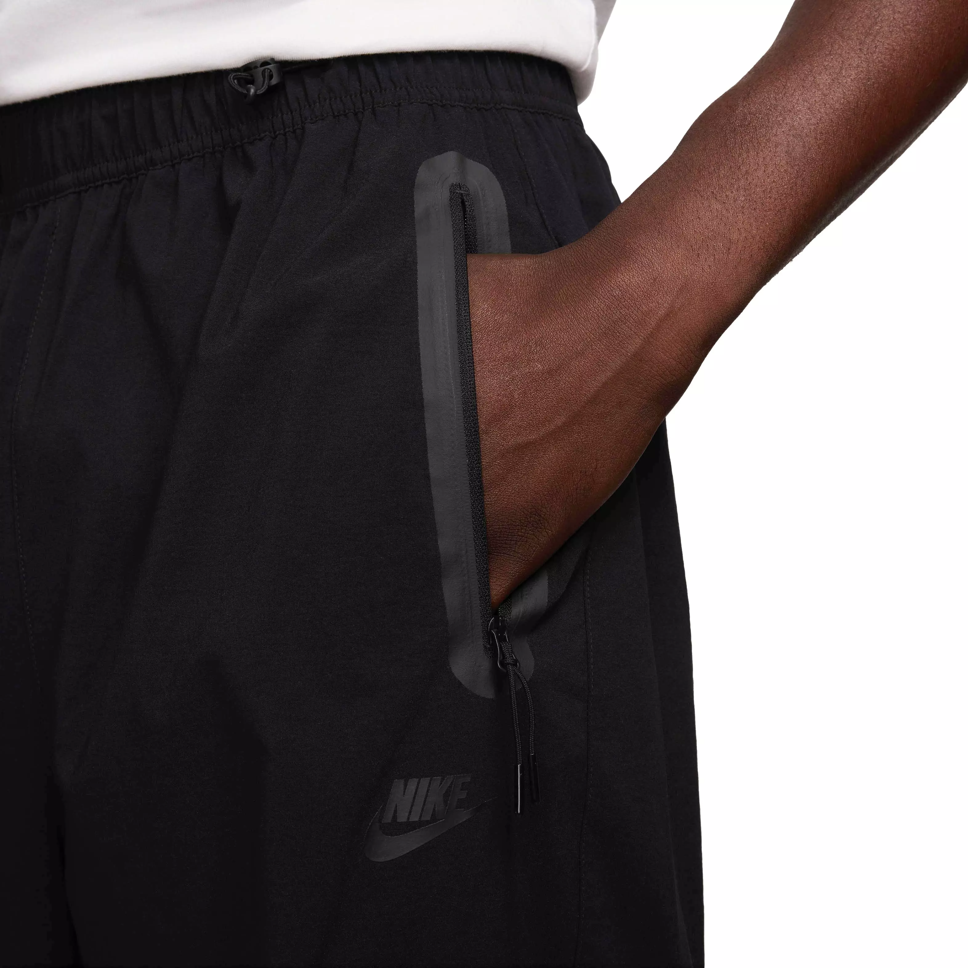 Nike Men's Tech Woven Oversized Pants - BLACK