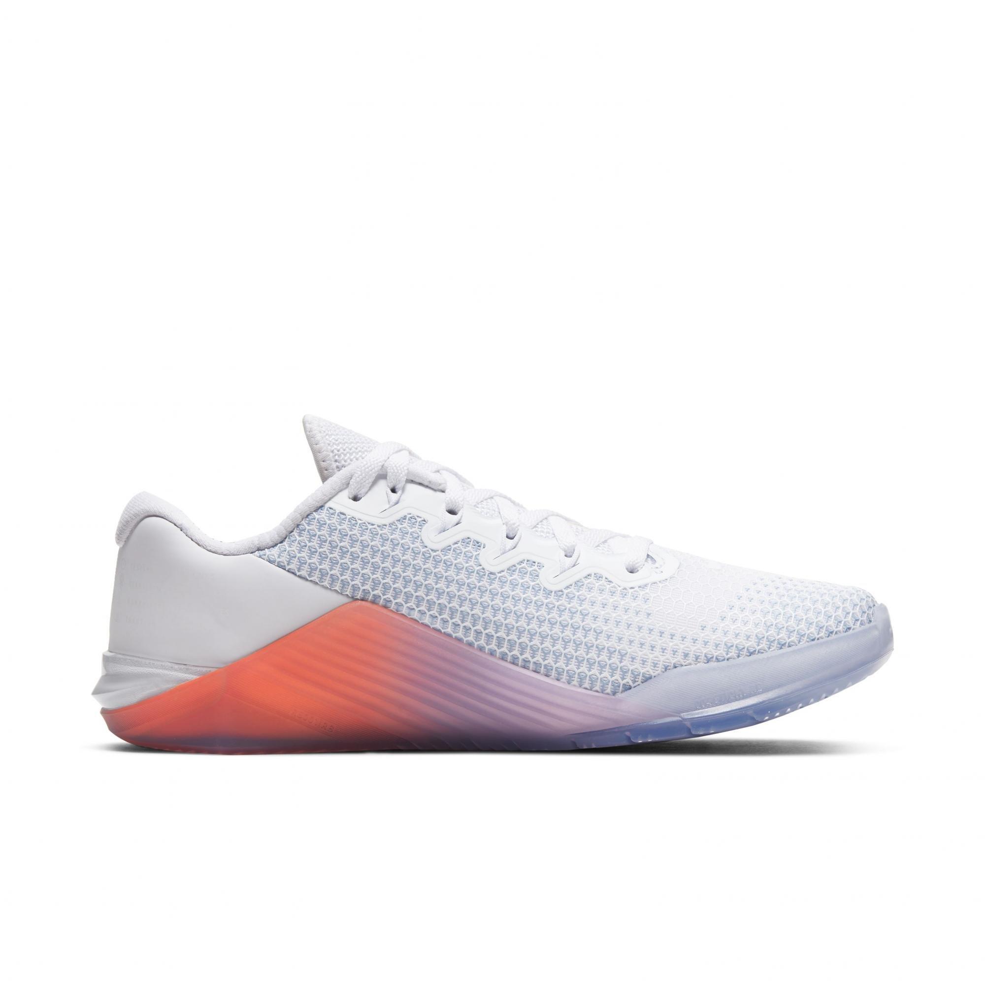 nike metcon 5 pink and white