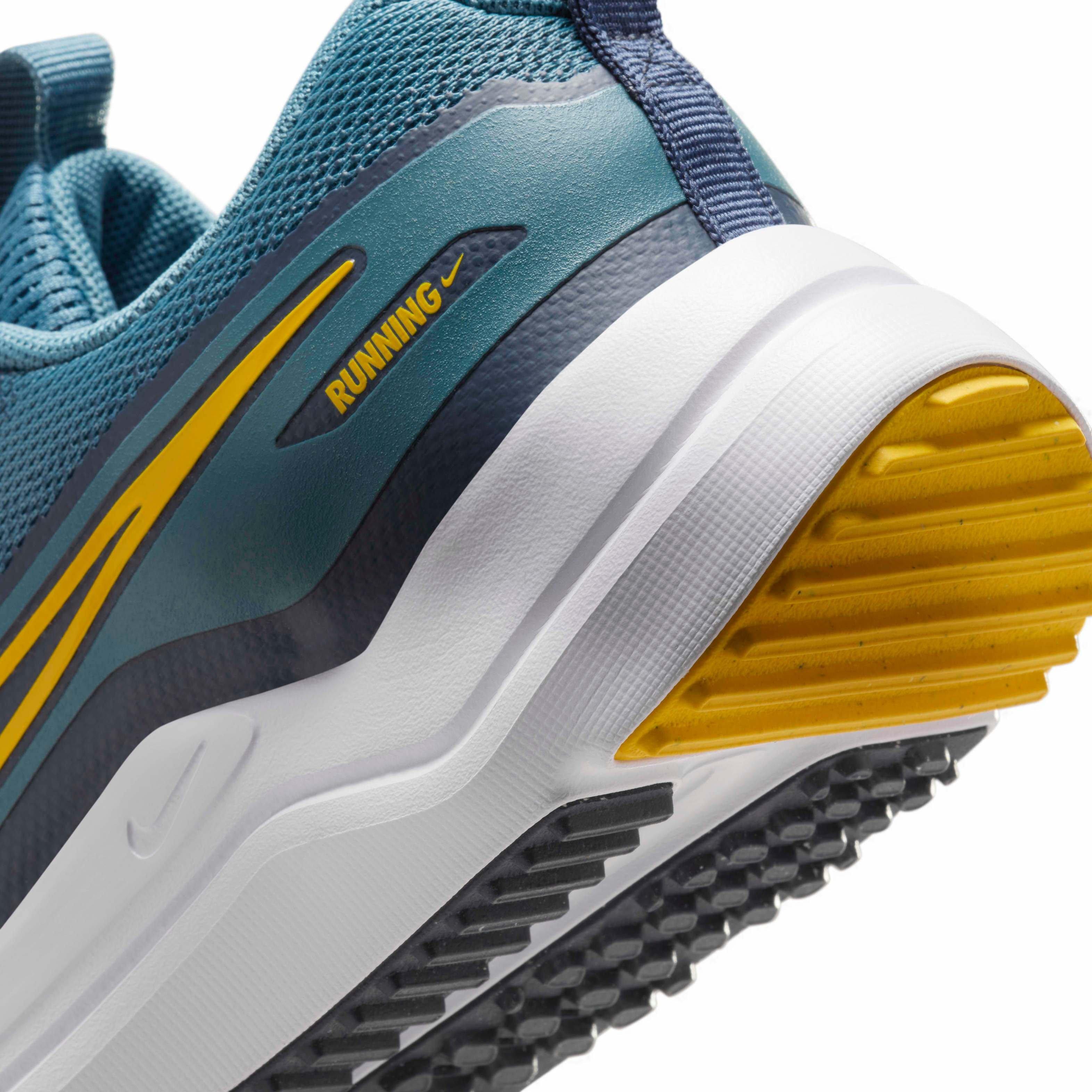 Nike Cosmic Runner Grade School Boys' "Smokey Blue/Thunder Blue/White/University Gold" Running Shoe
