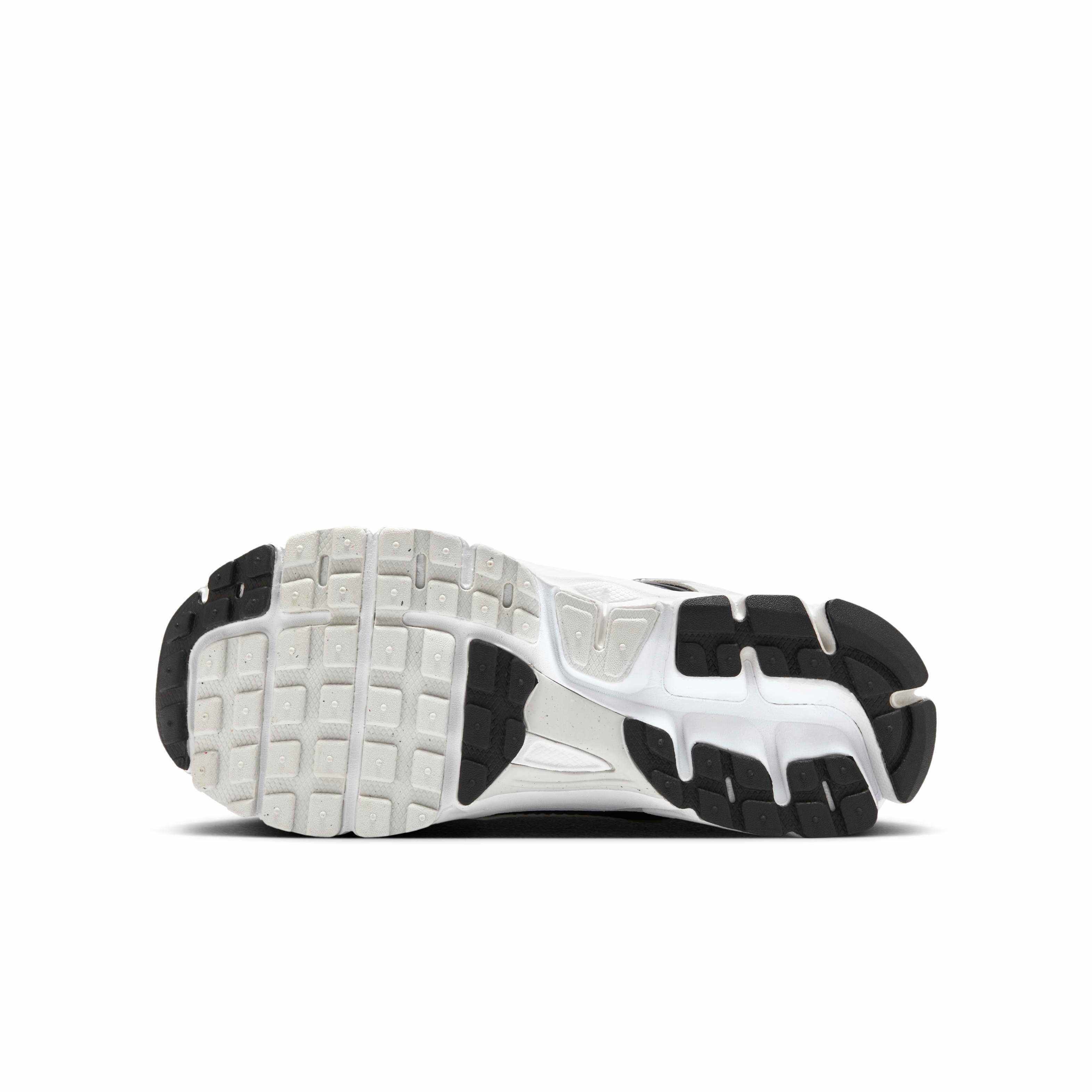 Nike Vomero 5 Grade School Boys' "White/Platinum Tint/Metallic Platinum/Black" Shoe