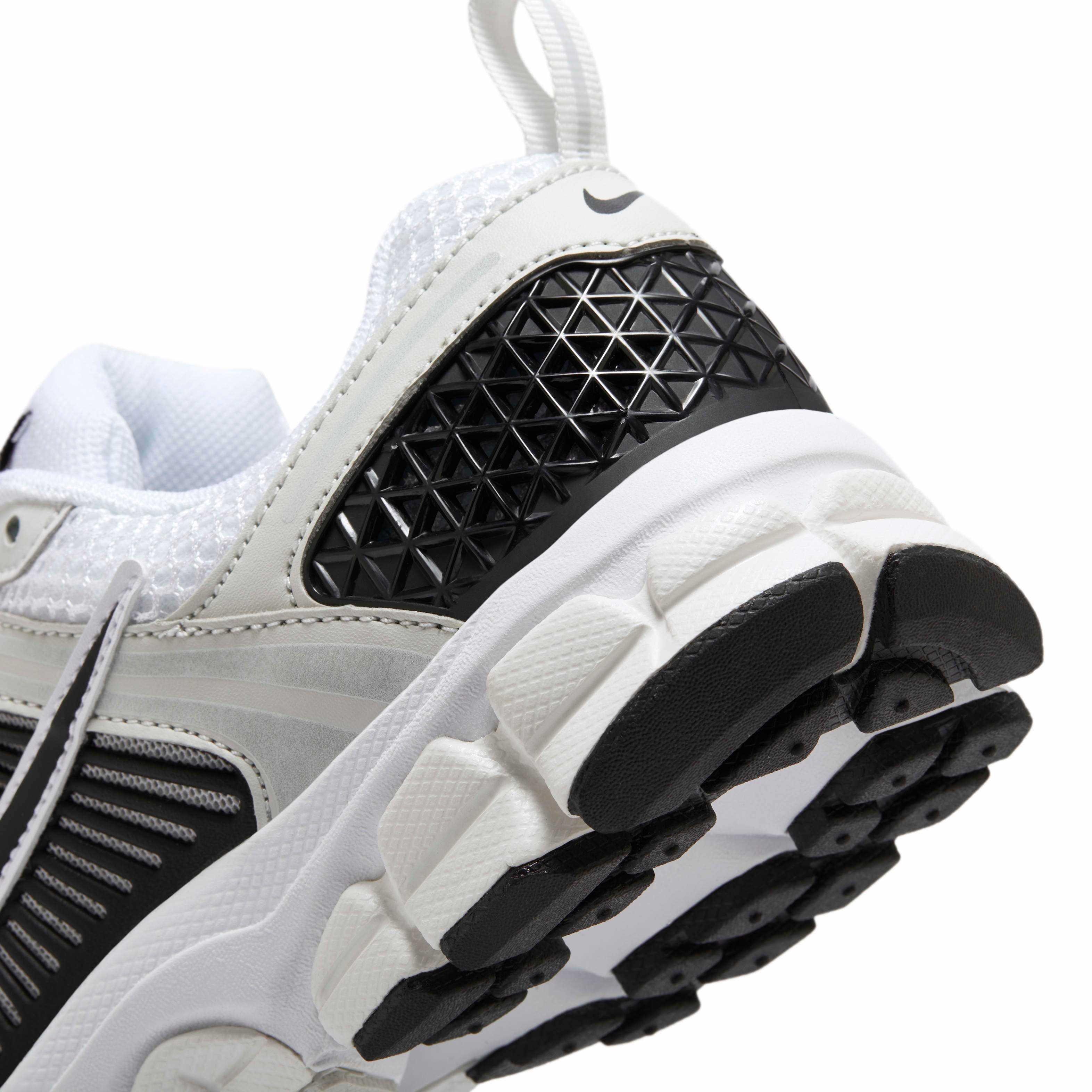 Nike Vomero 5 Grade School Boys' "White/Platinum Tint/Metallic Platinum/Black" Shoe