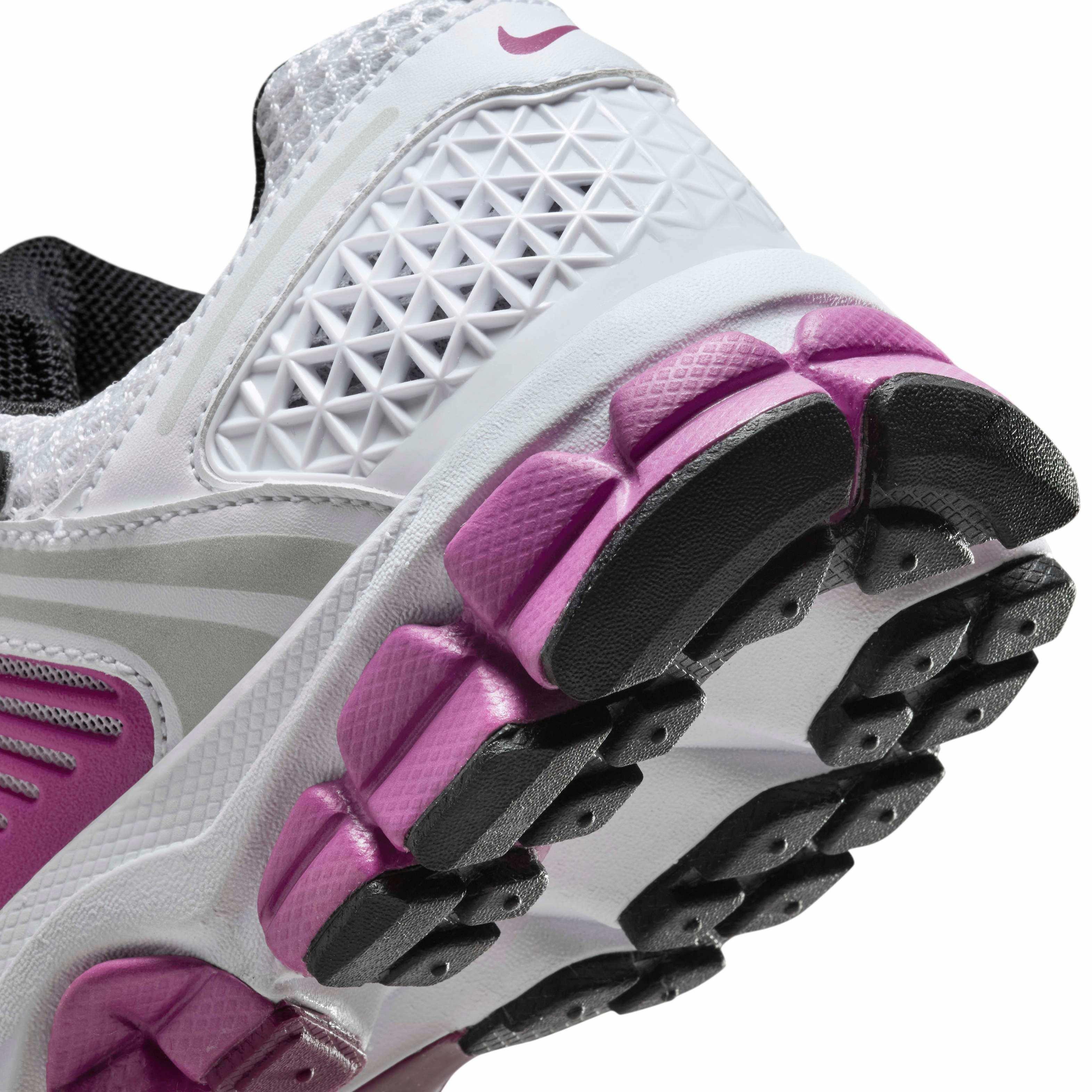 Nike Vomero 5 Grade School Girls' "White/Pure Platinum/Hot Fuchsia/Metallic Platinum" Shoe