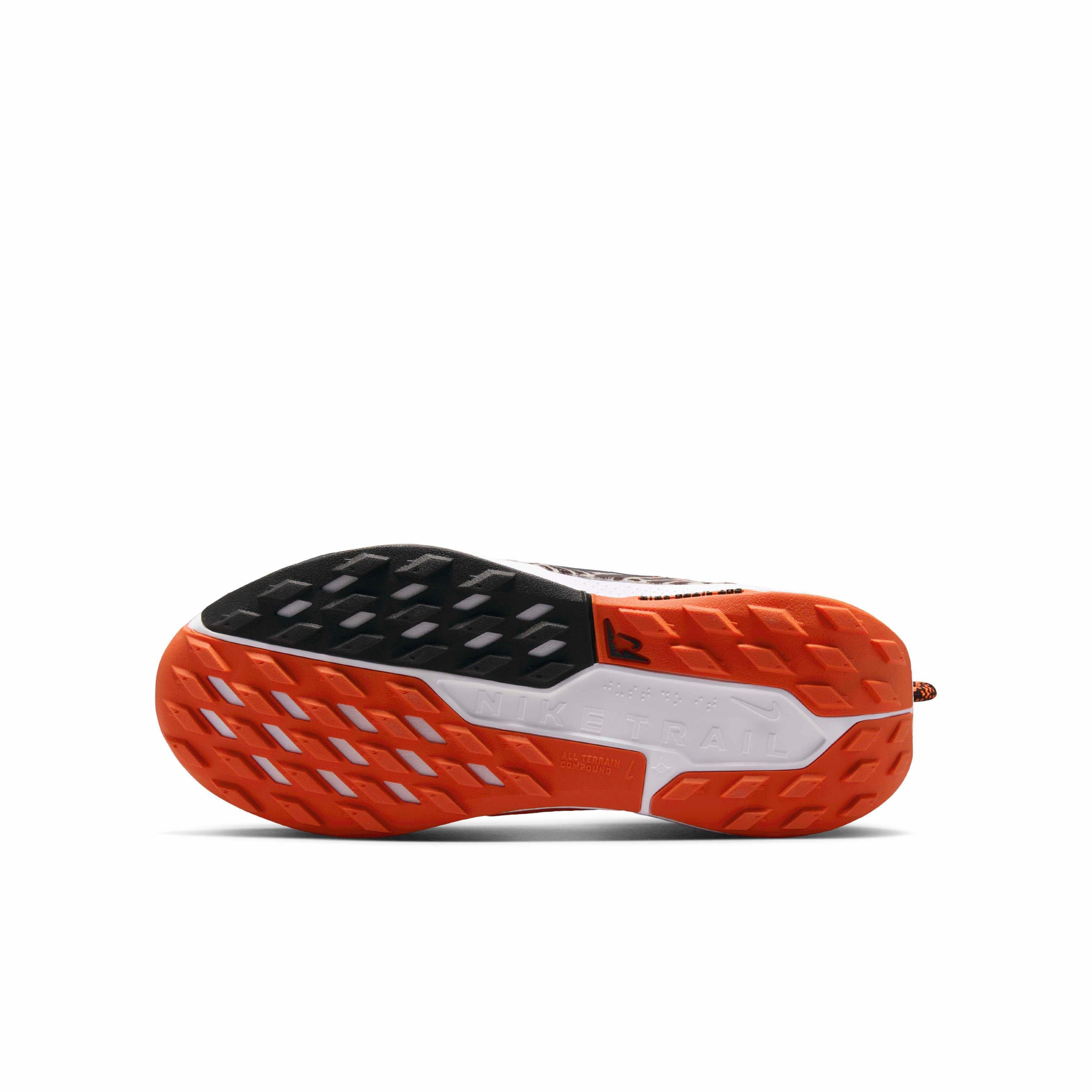 Nike Pegasus Trail 5 Grade School Boys' "Khaki/Hyper Crimson/Coral/Velvet Brown" Trail Running Shoe