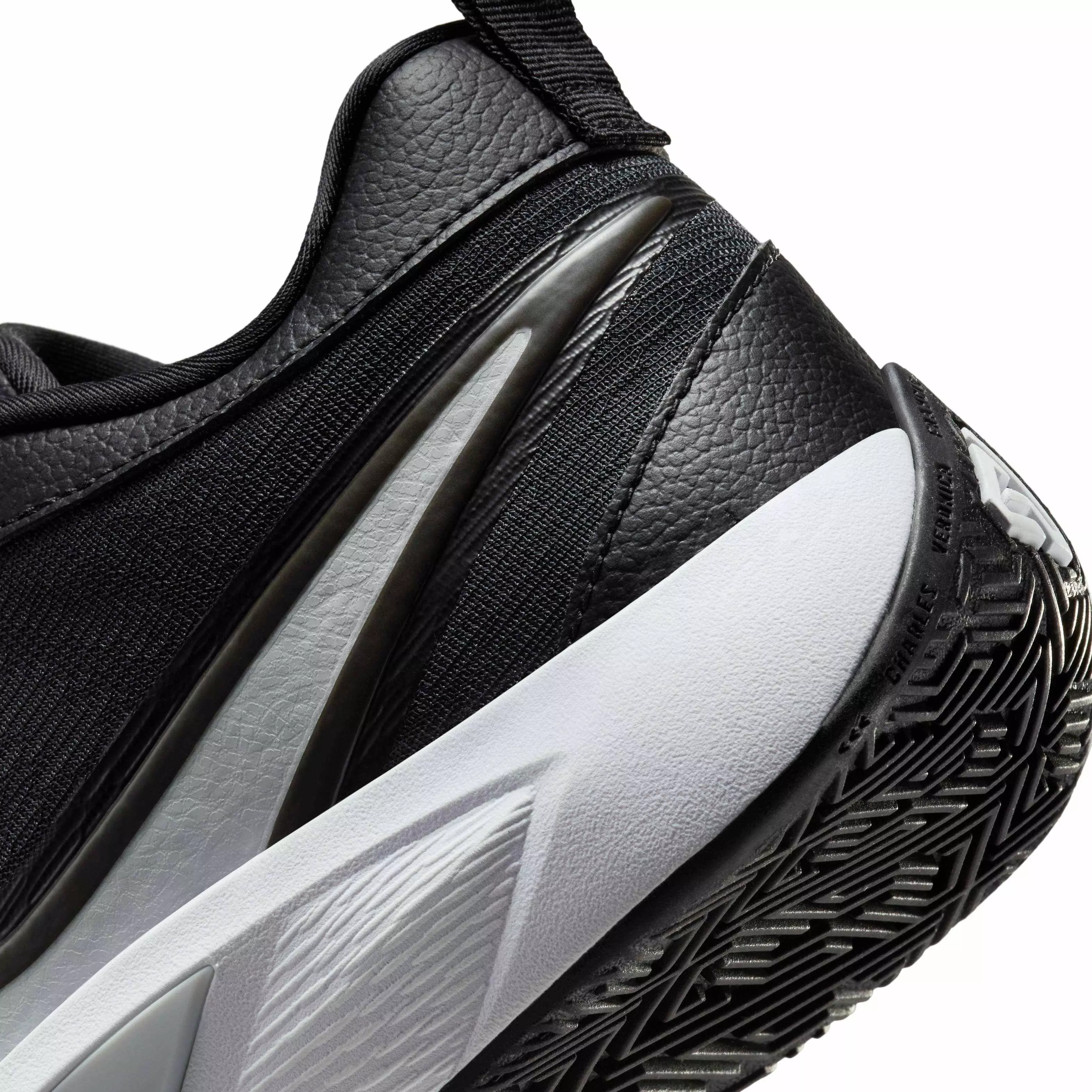 Nike Giannis Freak 6 "Black/White/Gunsmoke/Flat Silver" Grade School Boys' Basketball Shoe - BLACK/WHITE/GUNSMOKE/SILVER