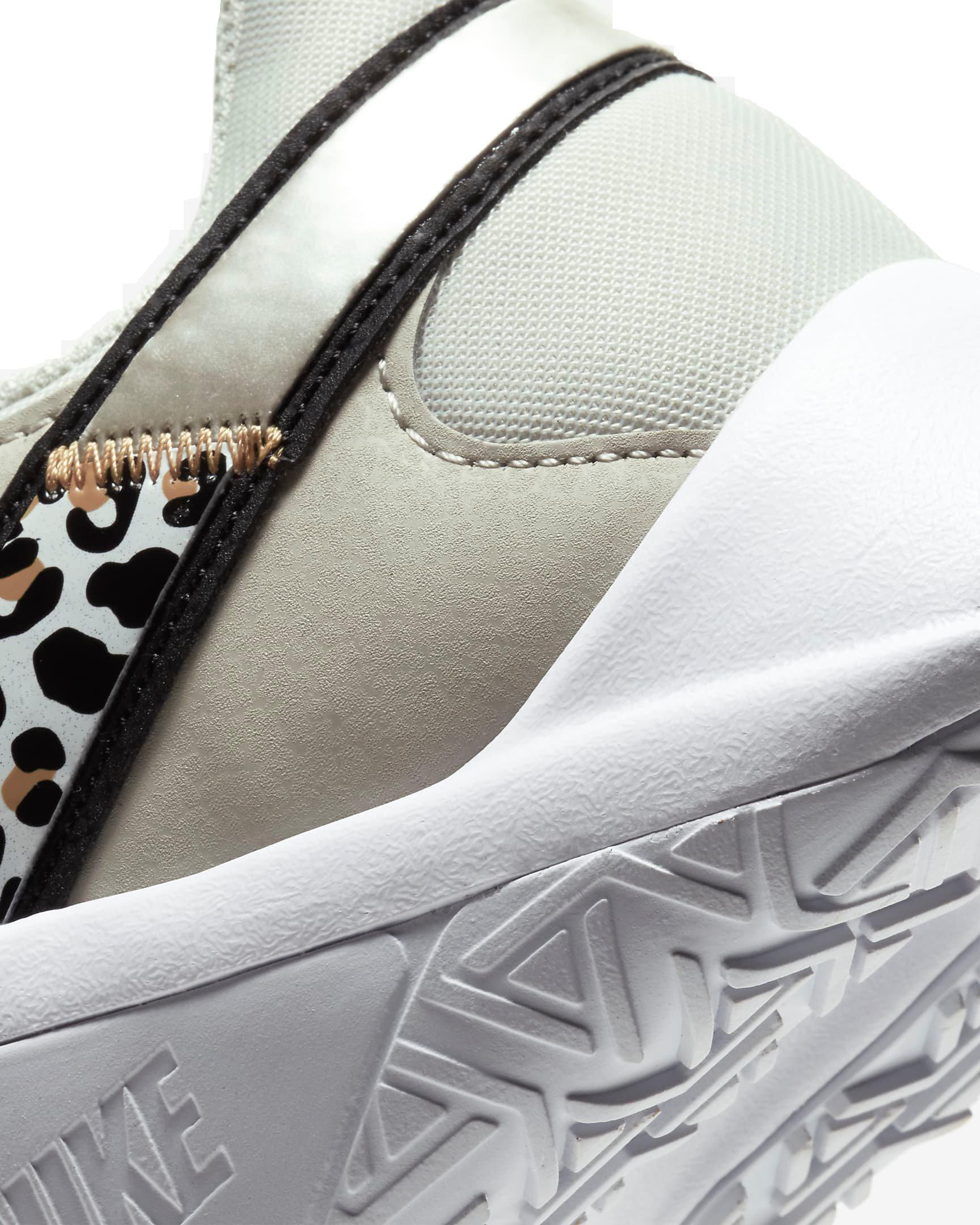 Nike Legend Essential 2 Premium "Leopard Print" Women's Training Shoe - GREY Thumbnail View 8