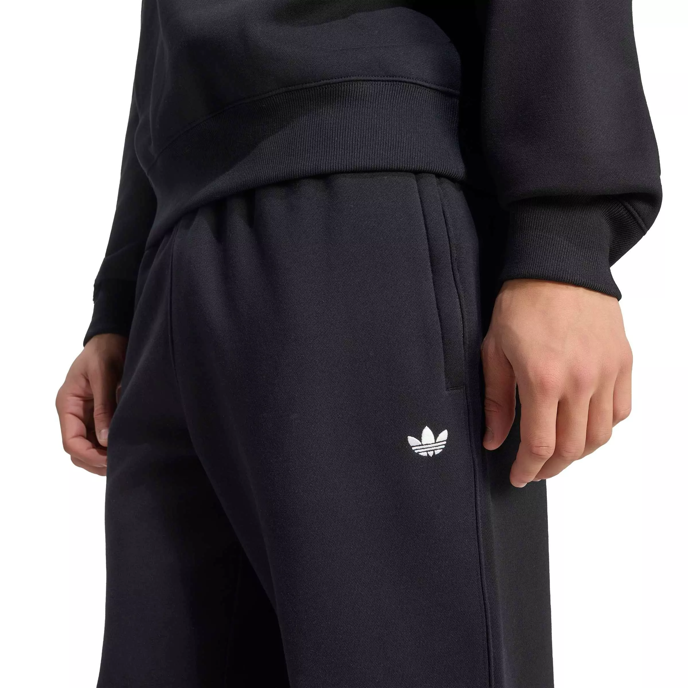 adidas Originals Men's Trefoil Essentials Regular Fleece Joggers - Black - BLACK