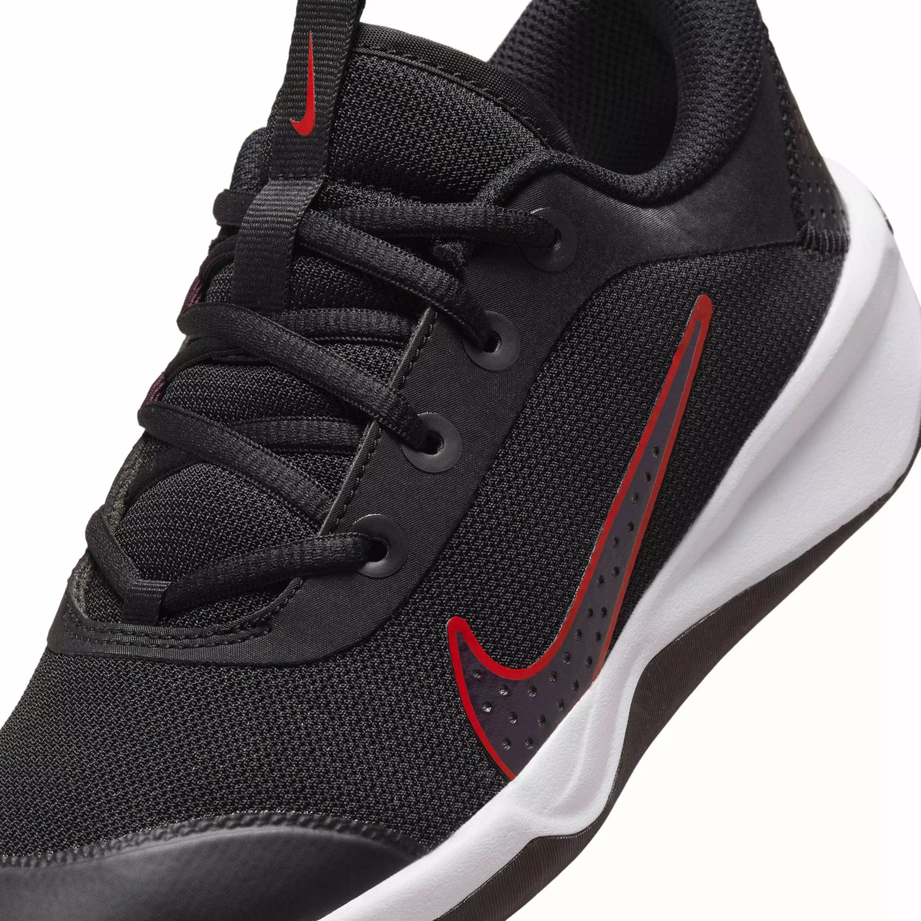 Nike Omni Multi-Court "Black/Gym Red/Cement Grey/Burgundy Ash" Grade School Boys' Shoe - BLACK/RED/GREY/BURGUNDY