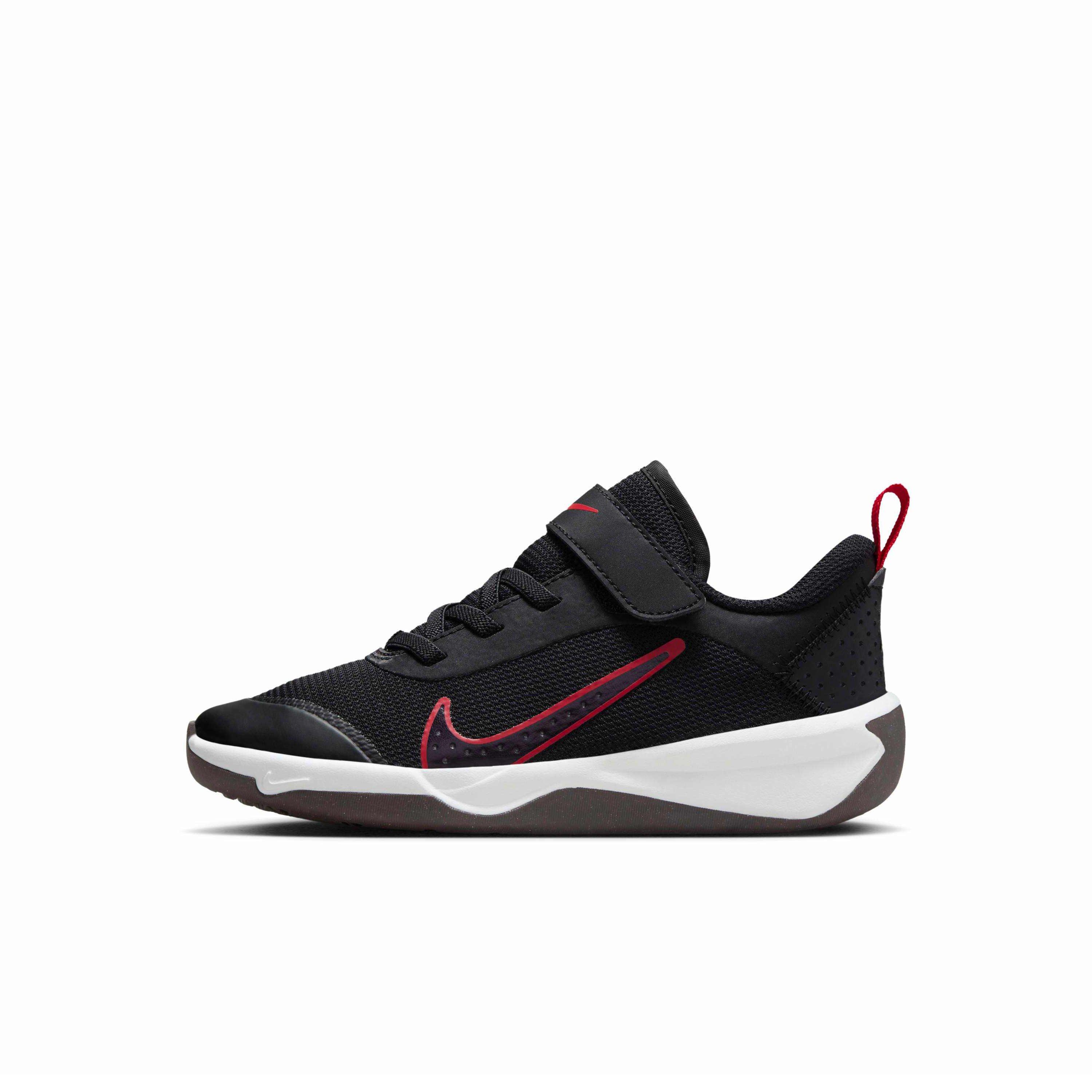 Nike Omni Multi-Court "Black/Gym Red/Cement Grey/Burgundy Ash" Preschool Boys' Shoe - BLACK/RED/GREY/BURGUNDY Thumbnail View 2