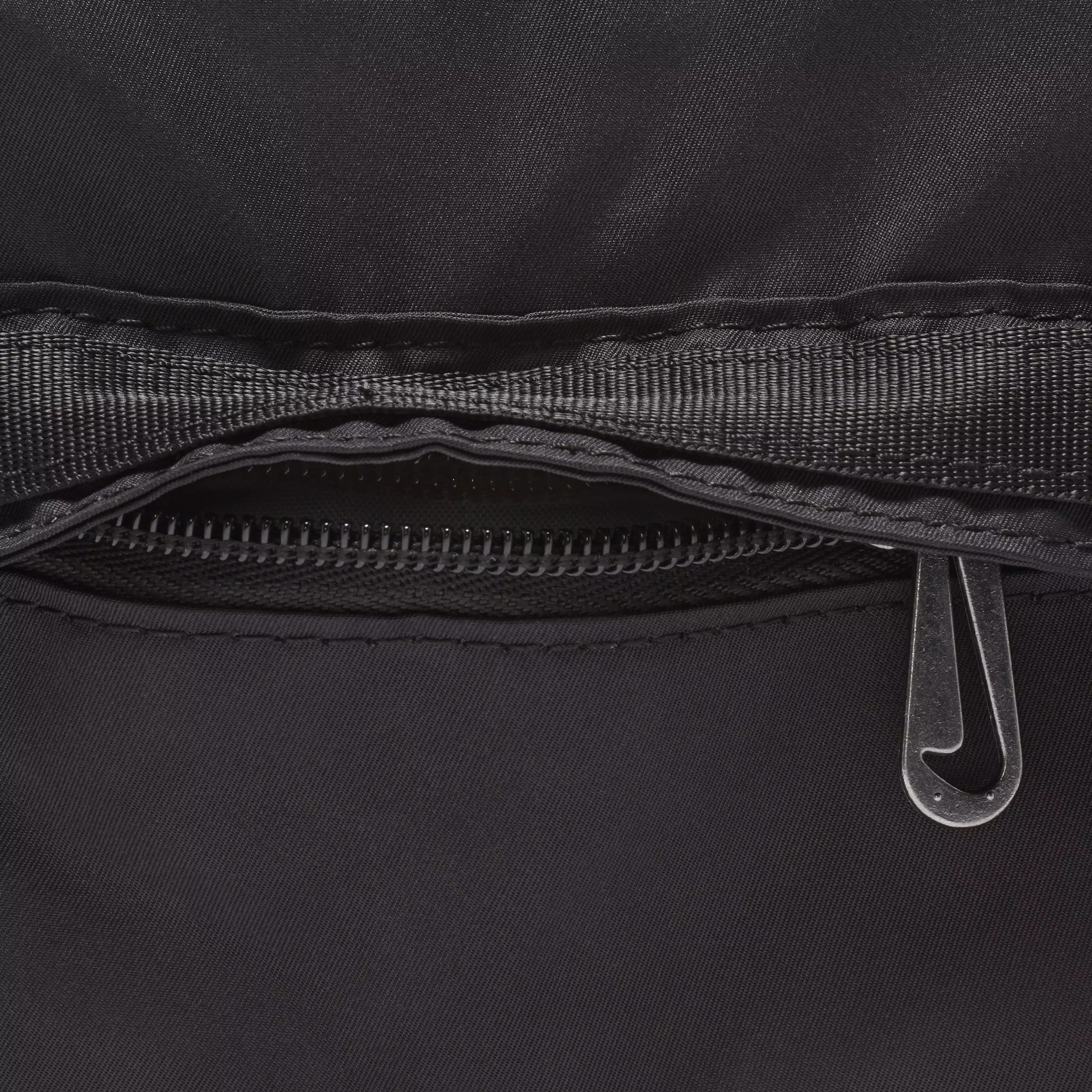 Nike Women's Sportswear Futura Luxe Crossbody Bag - Black - BLACK