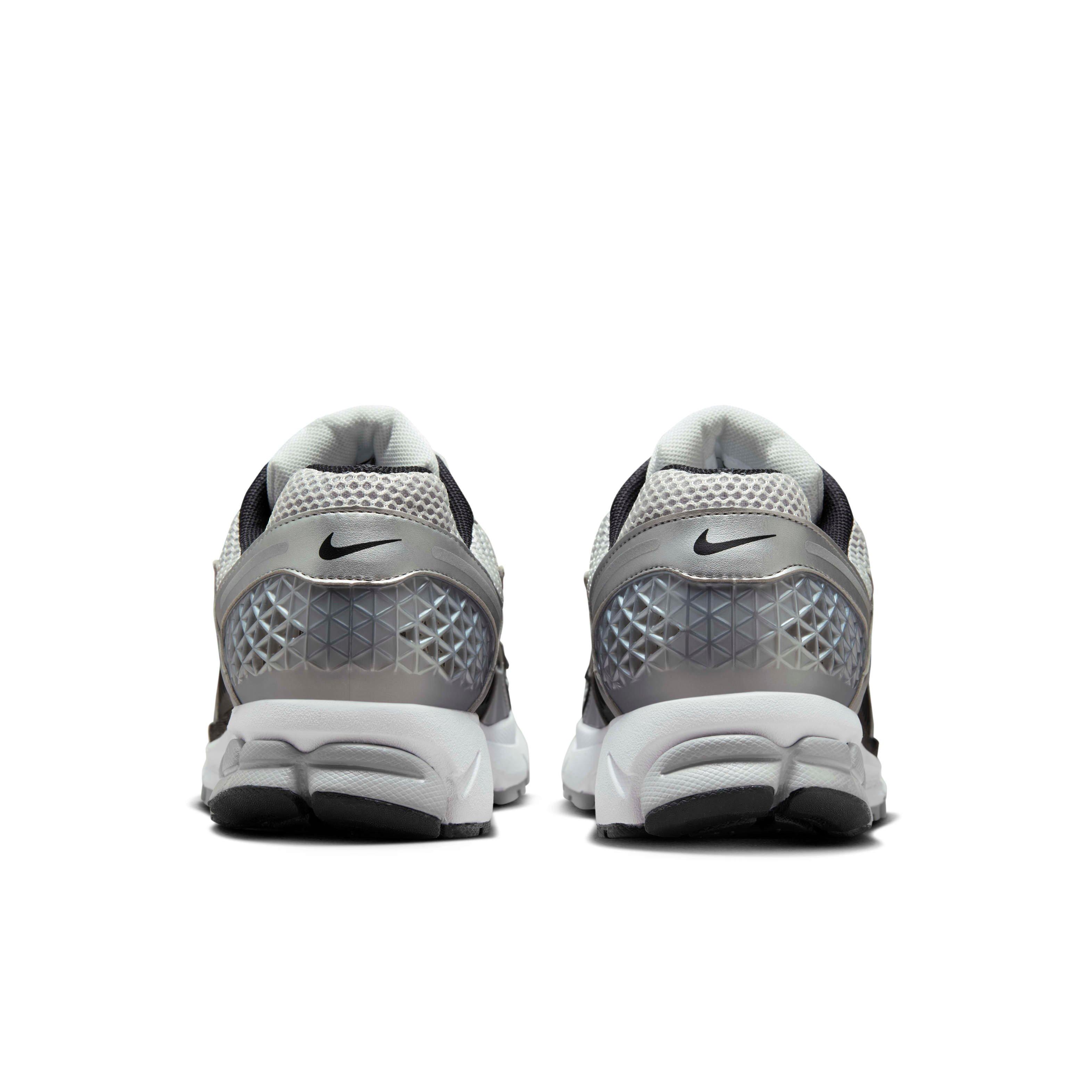 Nike Zoom Vomero 5 Men's "Metallic Silver/Pure Platinum/White/Black" Shoe