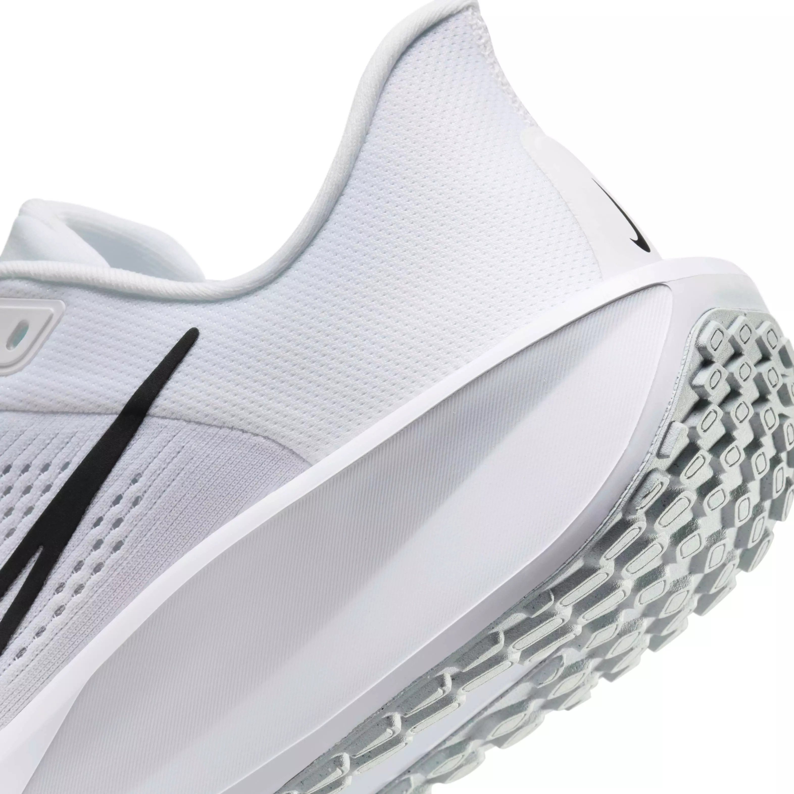 Nike Quest 6 "White/Pure Platinum/Black" Men's Running Shoe - WHITE/PLATINUM/BLACK